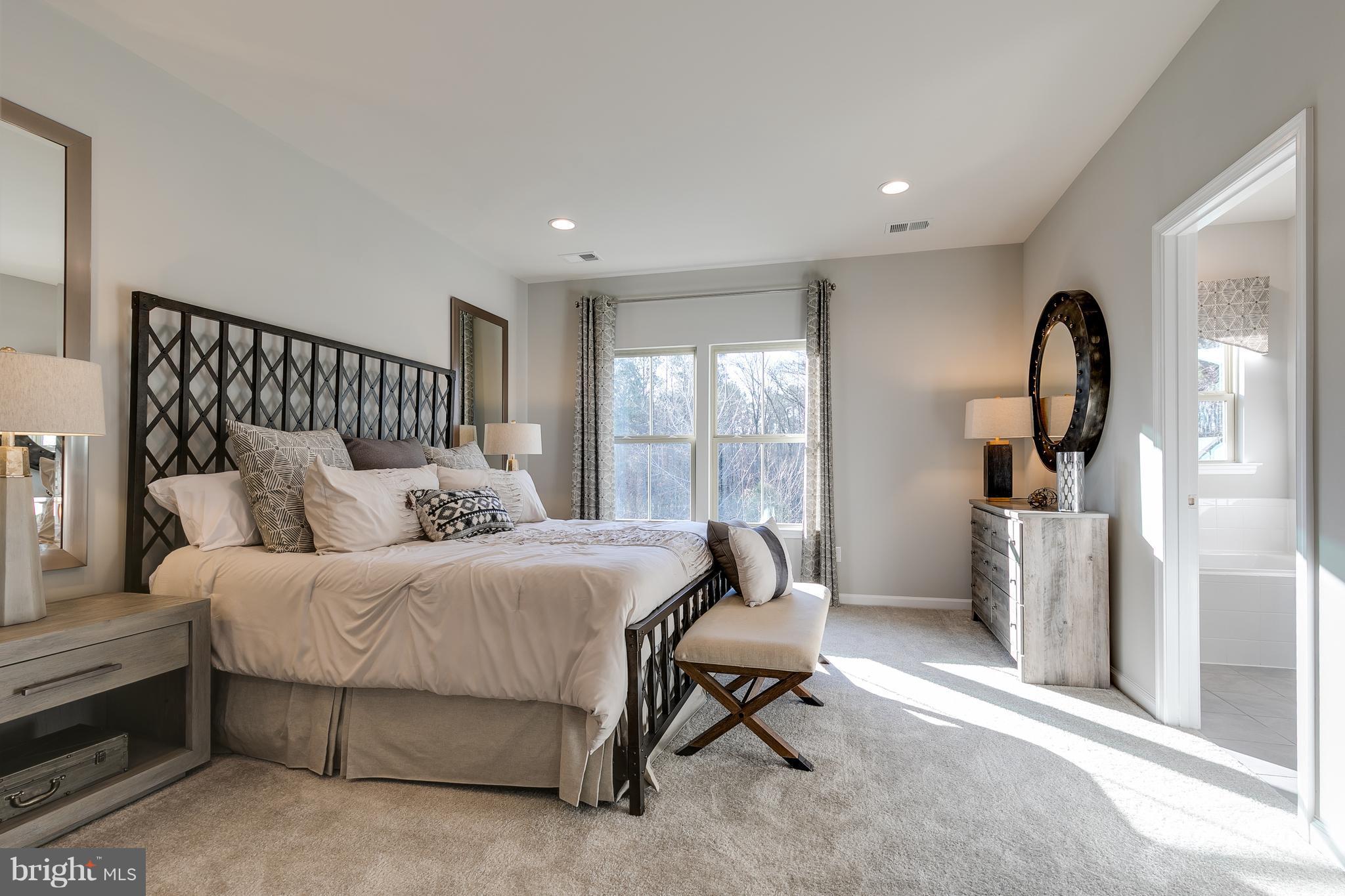 CREEKSIDE VILLAGE - Residential