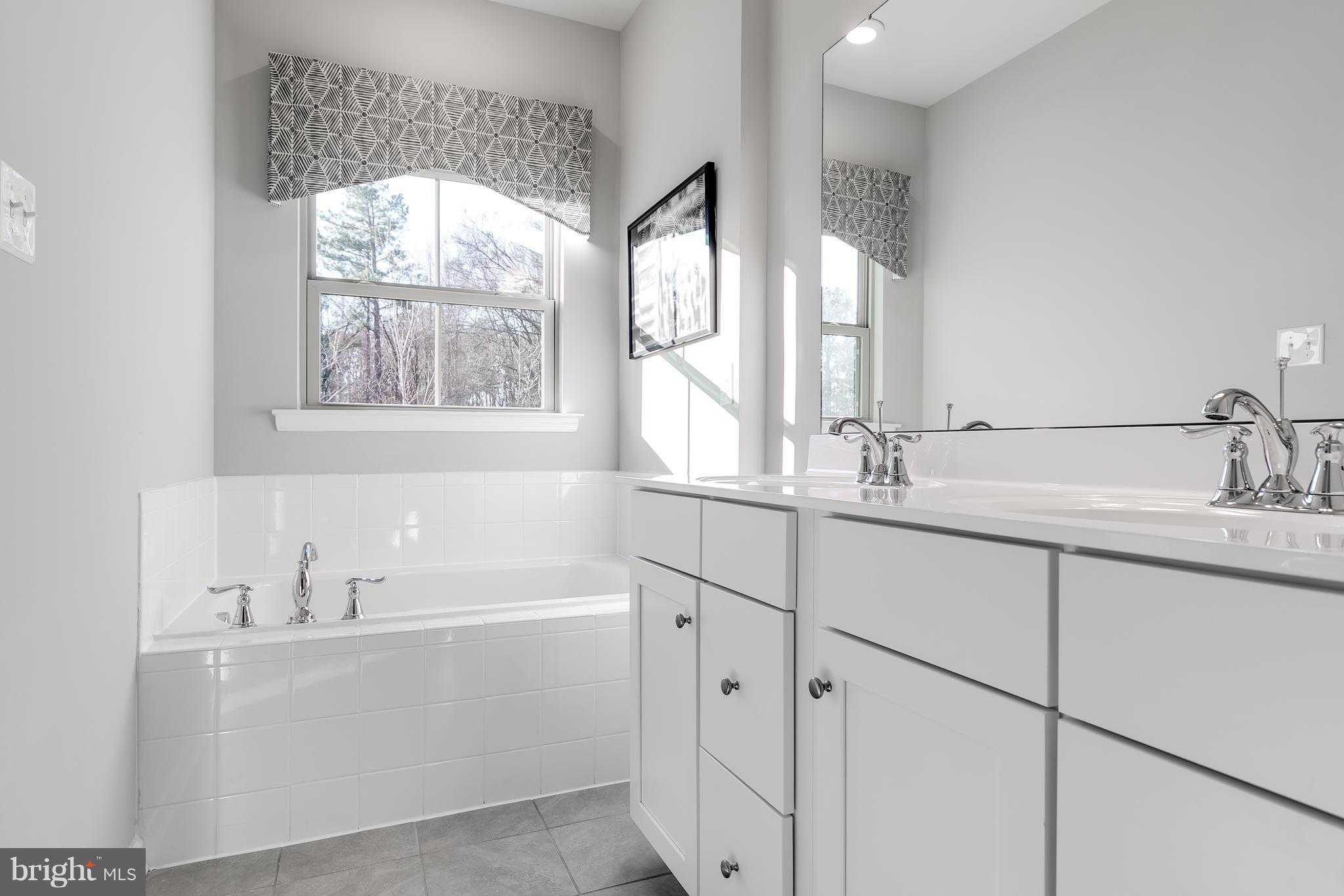 CREEKSIDE VILLAGE - Residential