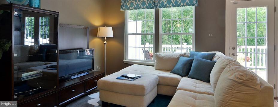 CREEKSIDE VILLAGE - Residential