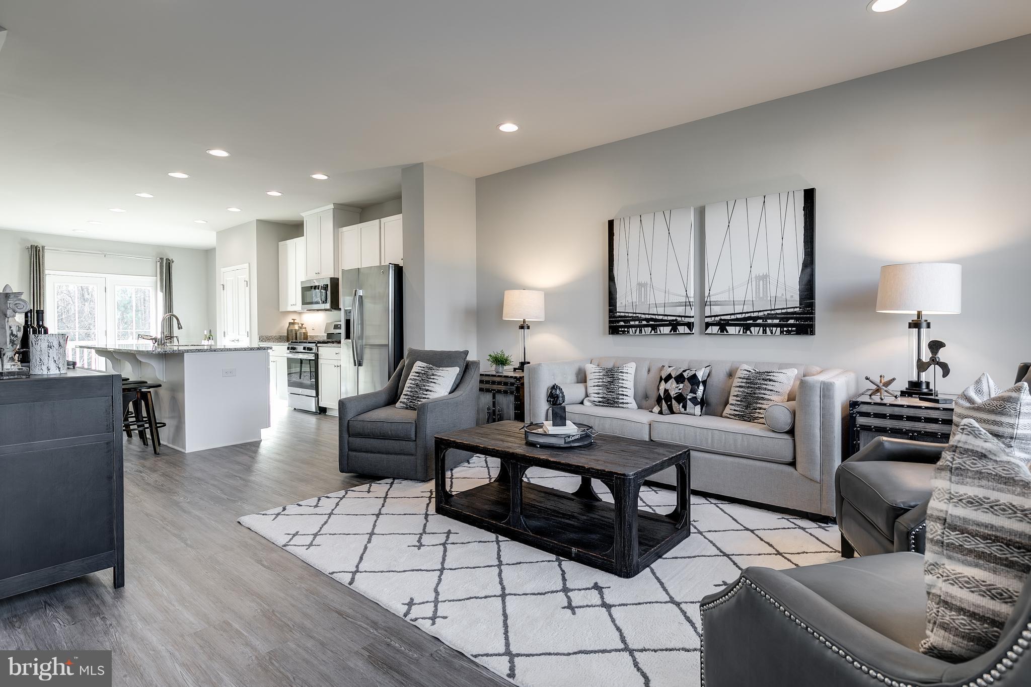 CREEKSIDE VILLAGE - Residential