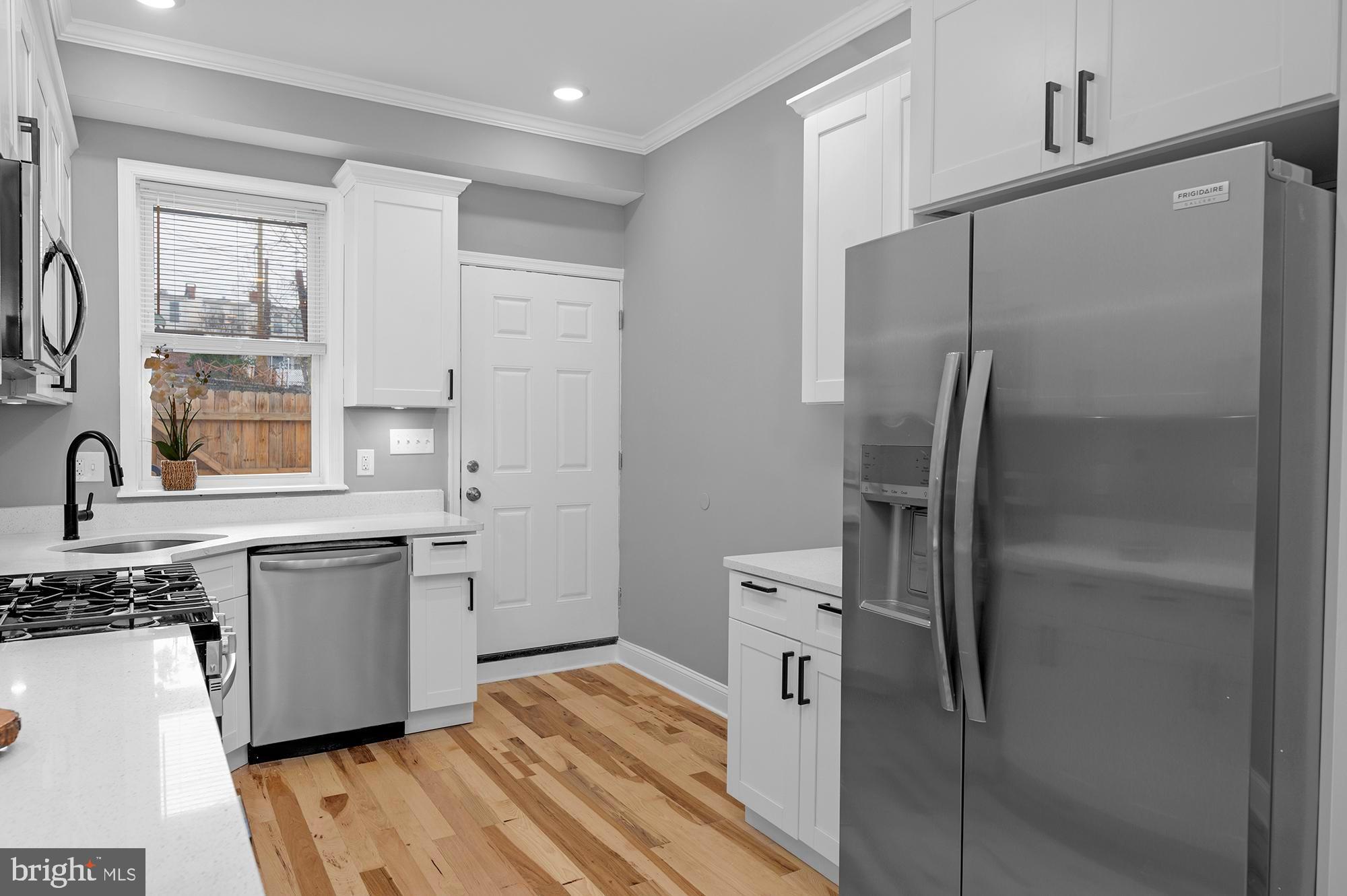 BROADWAY EAST - Residential