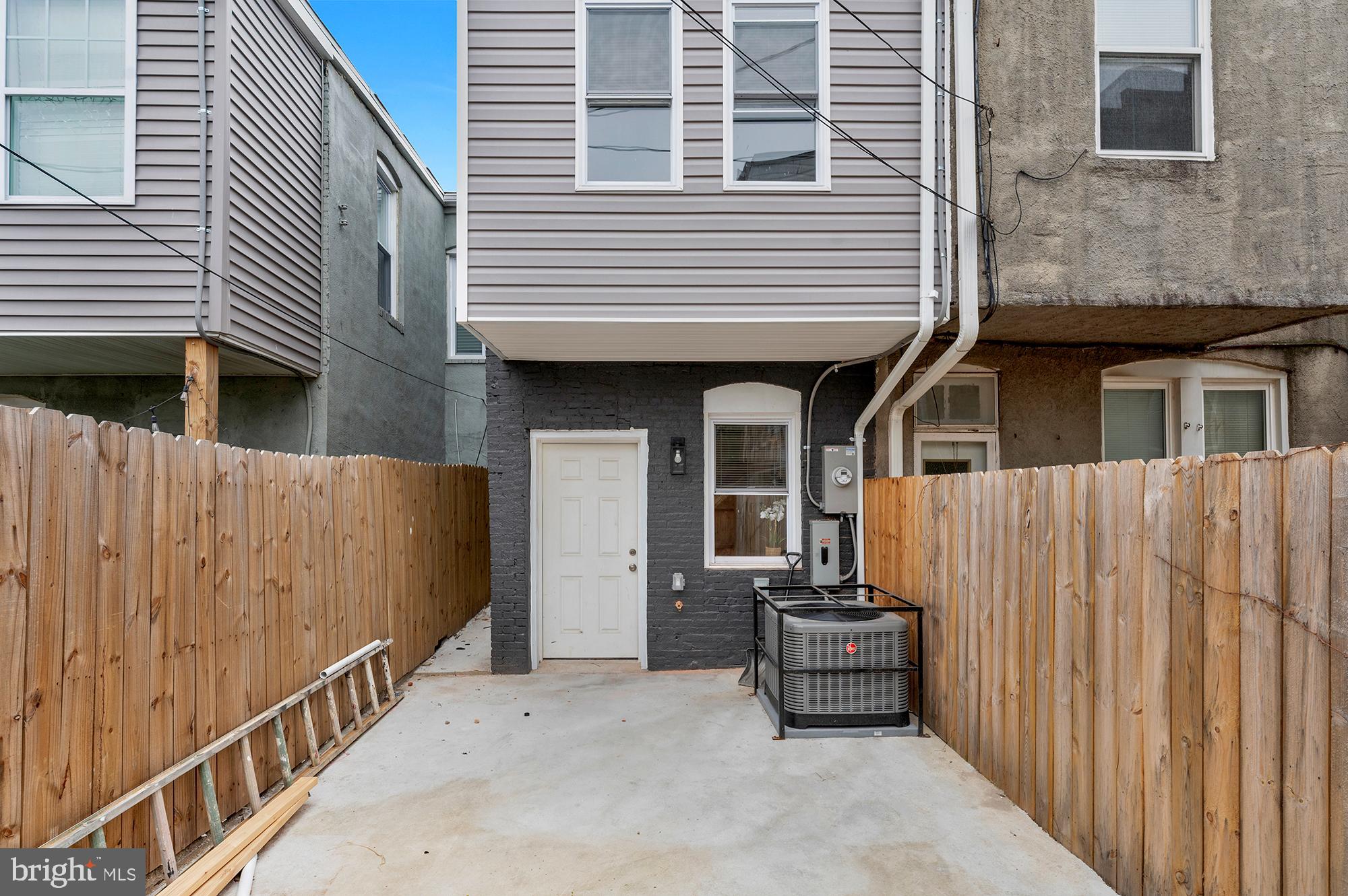 BROADWAY EAST - Residential