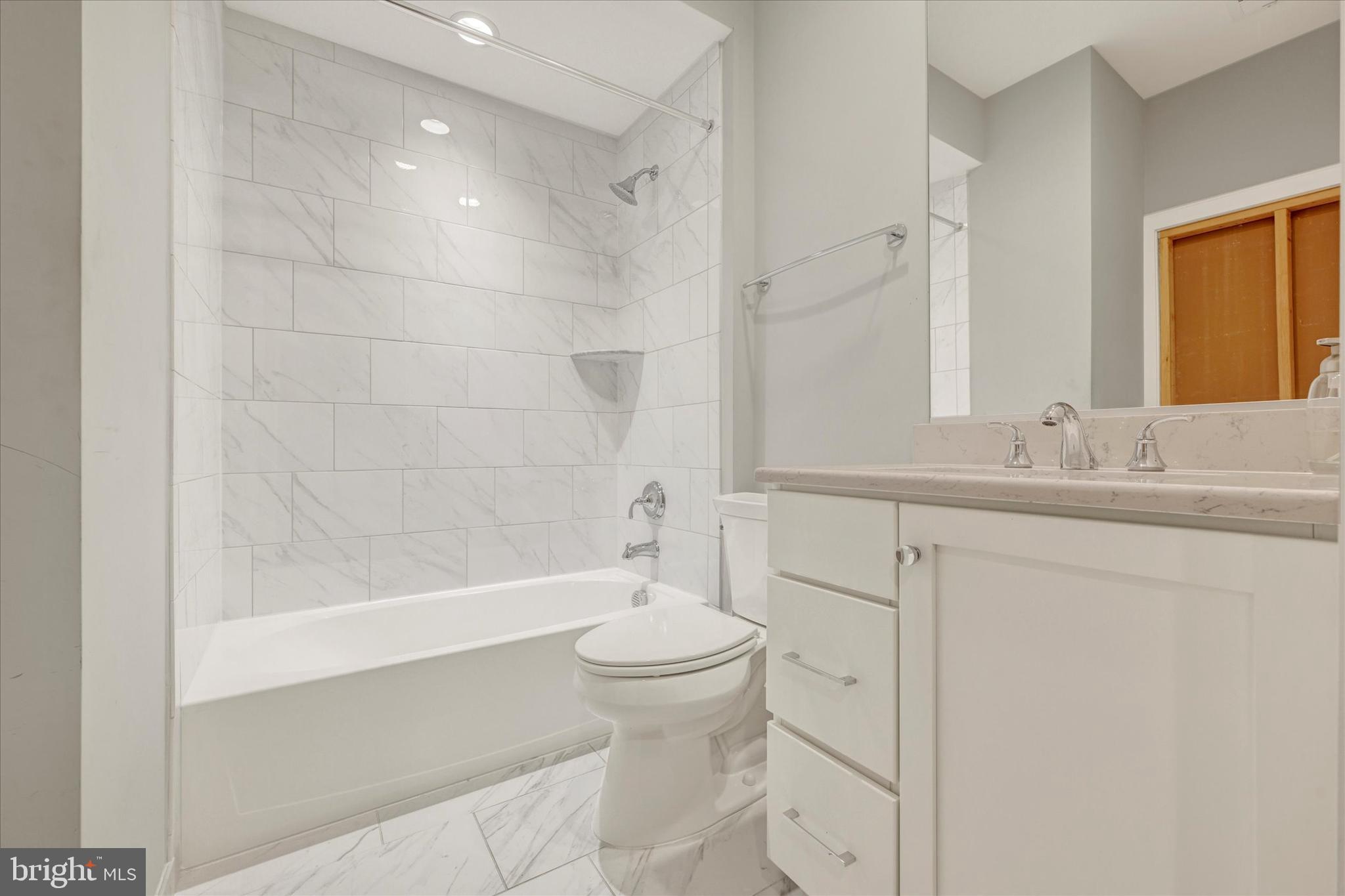 10316 GROSVENOR PLACE
