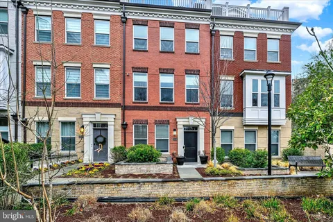 10316 Grosvenor Place, North Bethesda, MD MLS: MDMC2171554