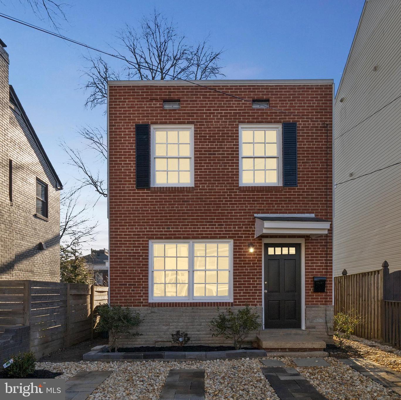 SUNNYSIDE - Residential Lease