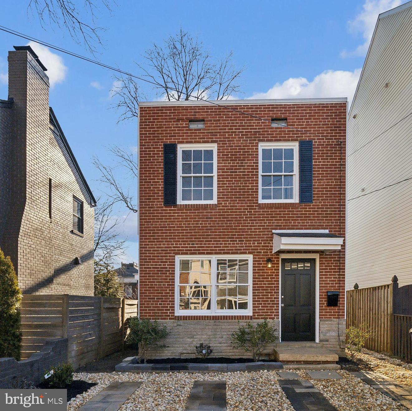 SUNNYSIDE - Residential Lease