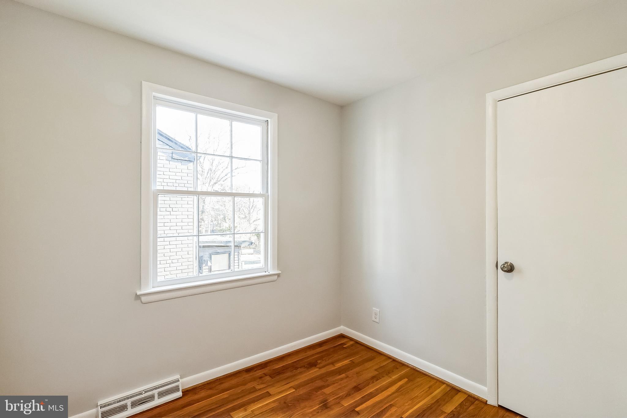 SUNNYSIDE - Residential Lease