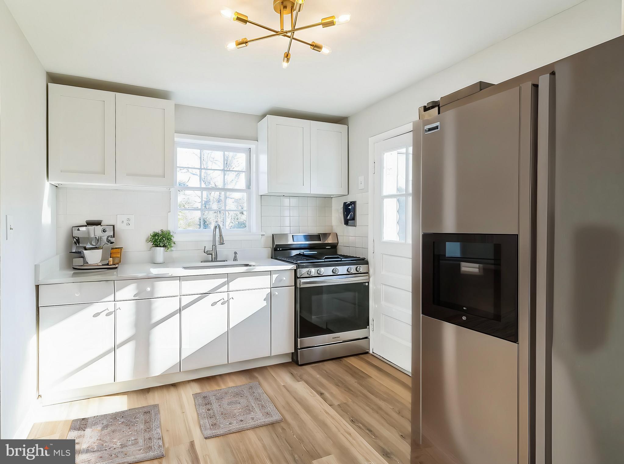 SUNNYSIDE - Residential Lease