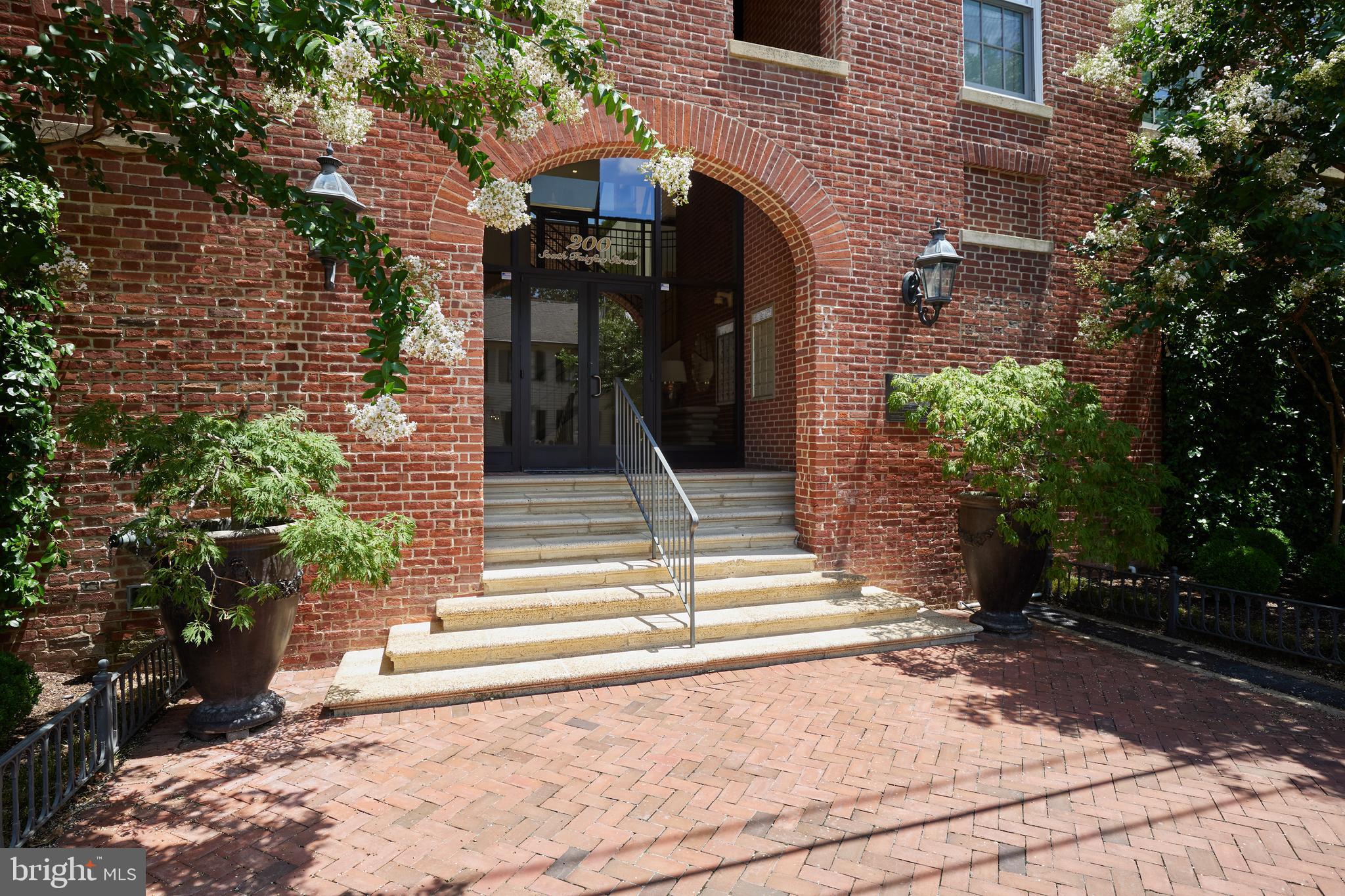 200 S FAIRFAX STREET 1