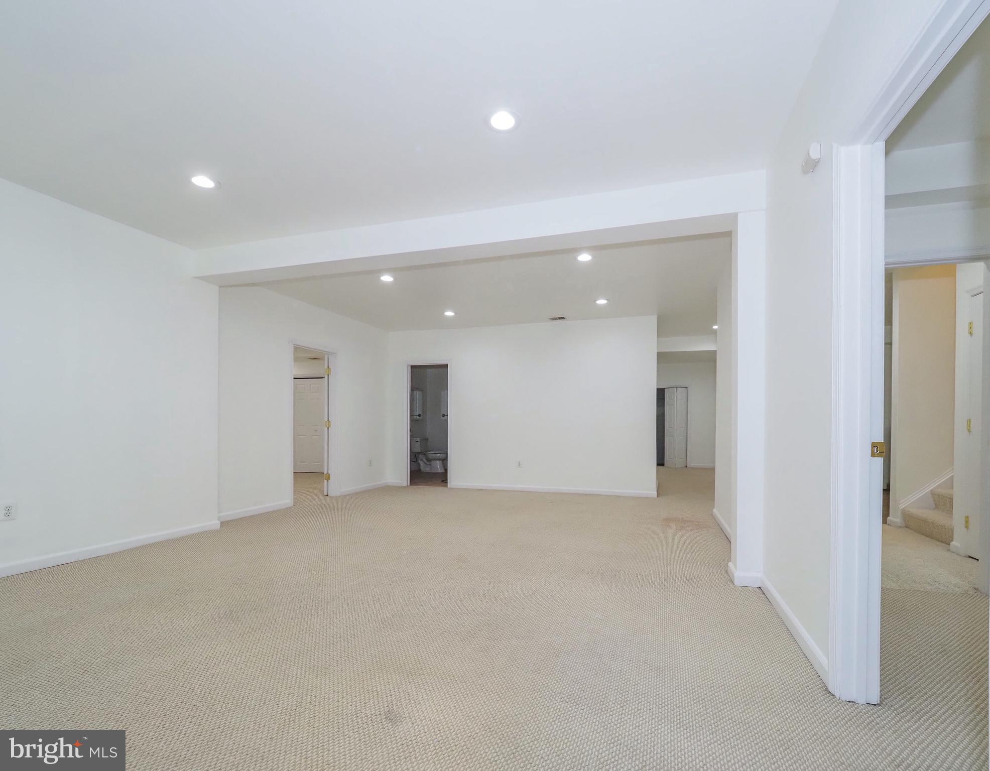 STONE LAKE - Residential