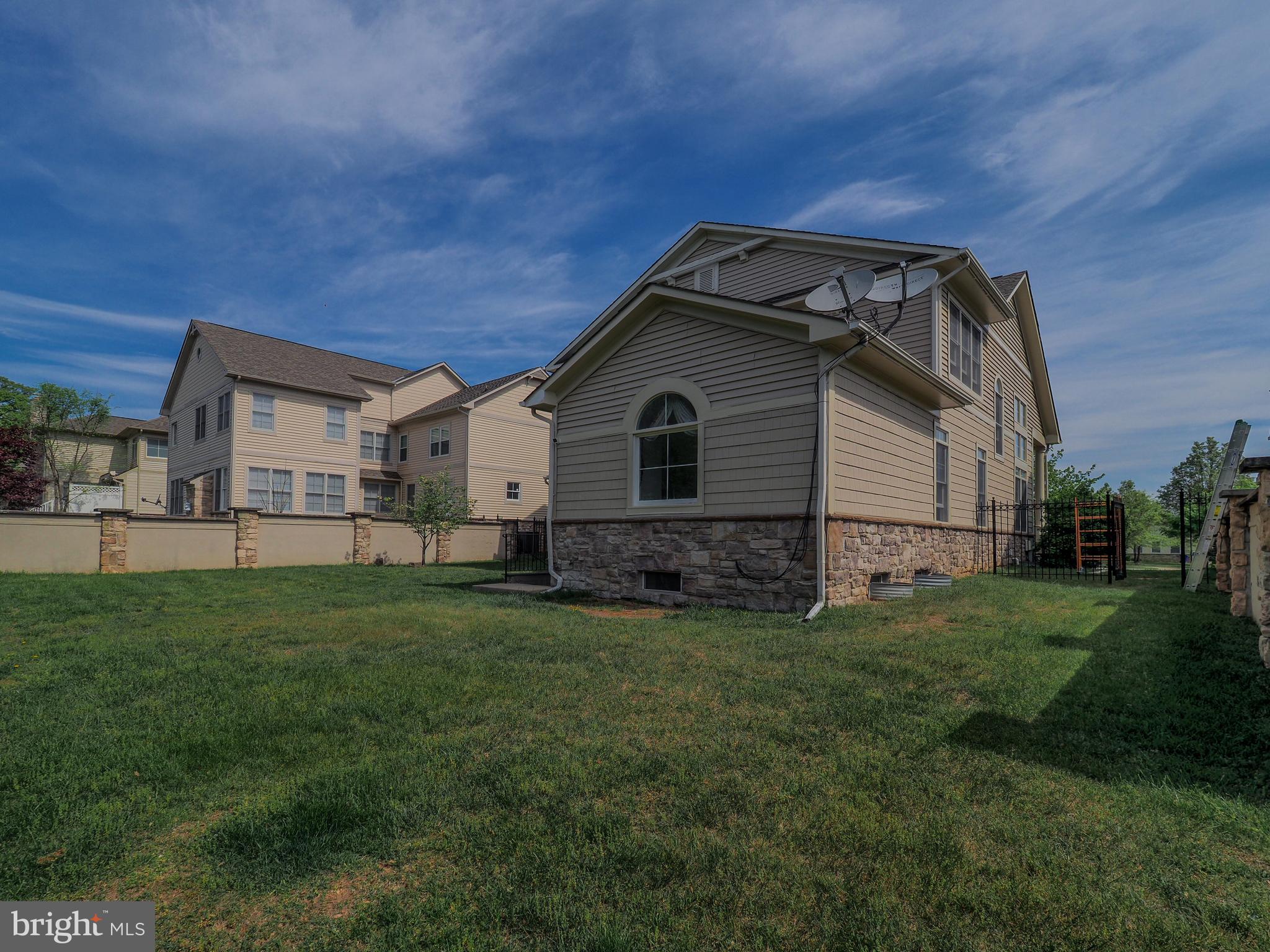 STONE LAKE - Residential