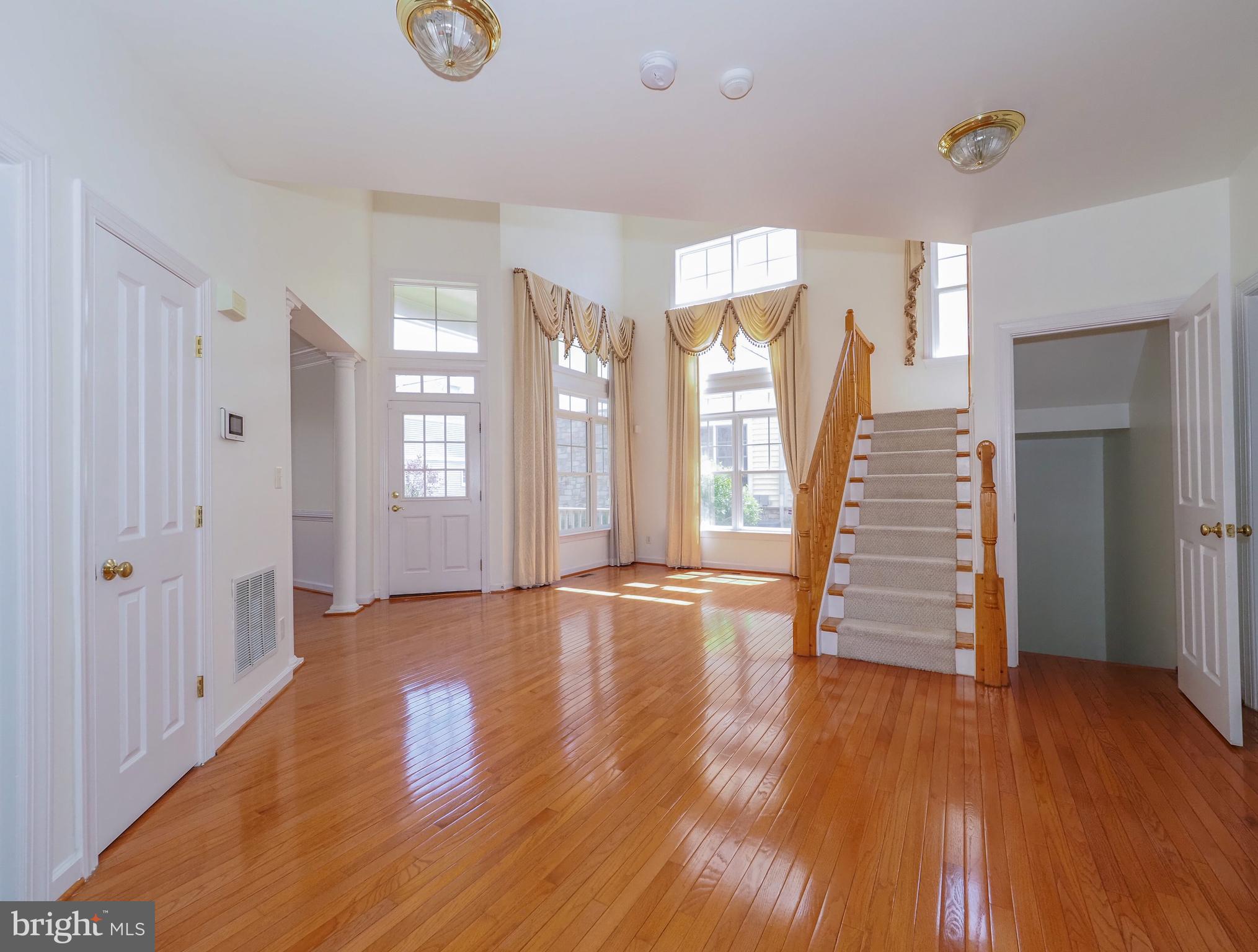 STONE LAKE - Residential