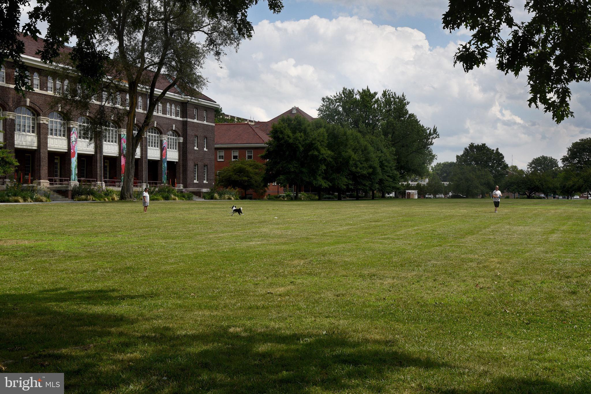 NAVAL SQUARE - Residential Lease