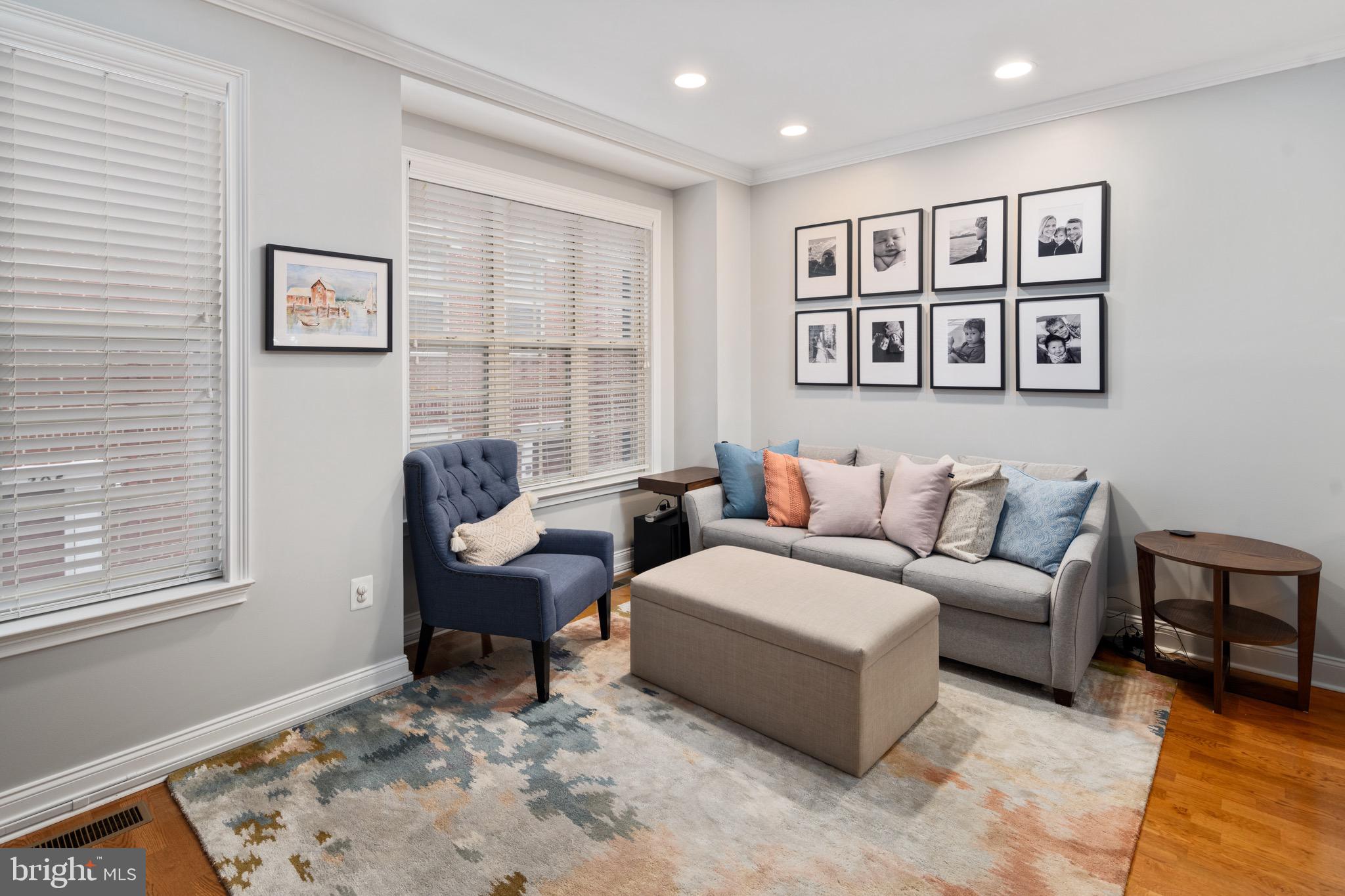 NAVAL SQUARE - Residential Lease