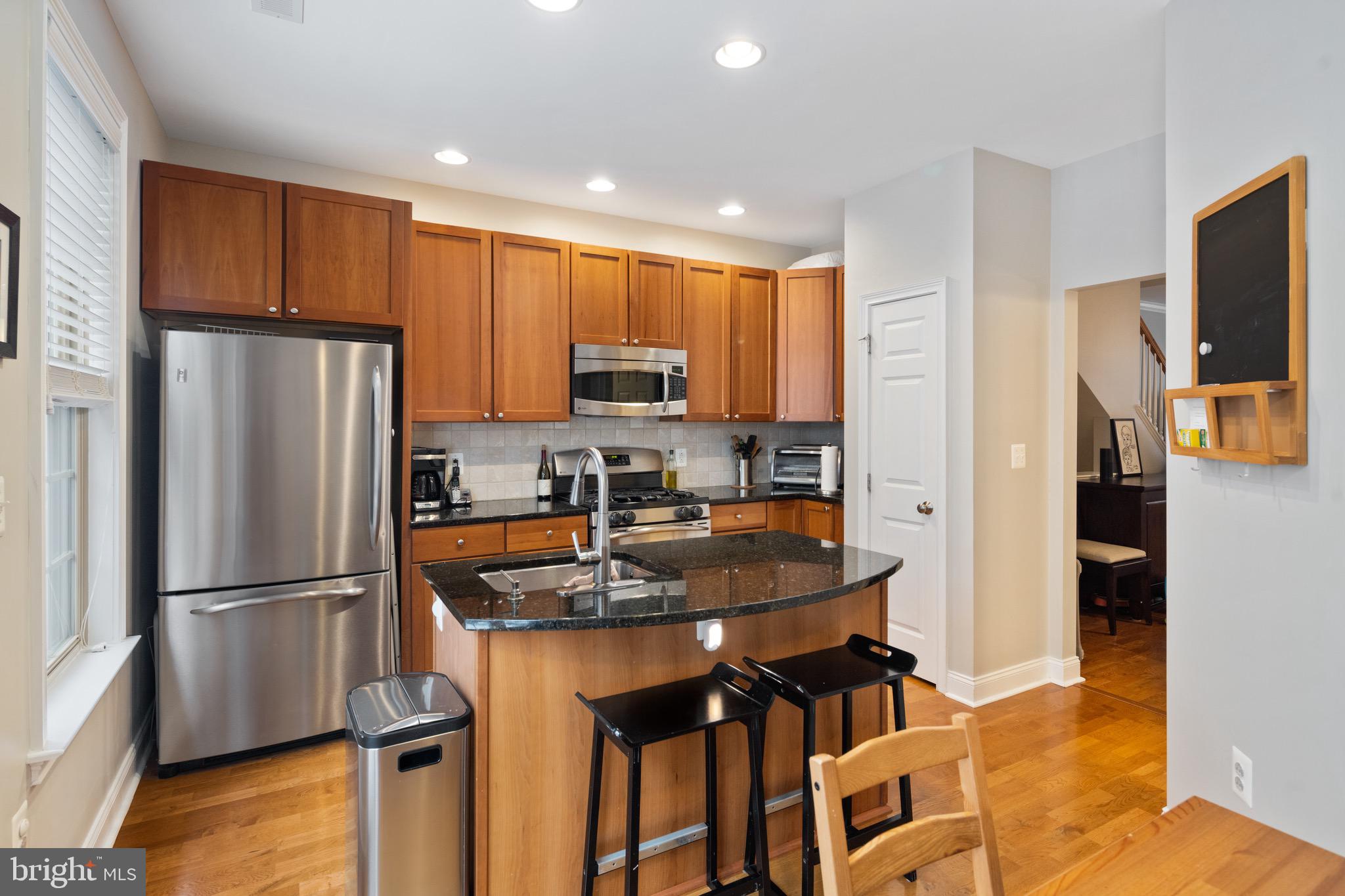 NAVAL SQUARE - Residential Lease