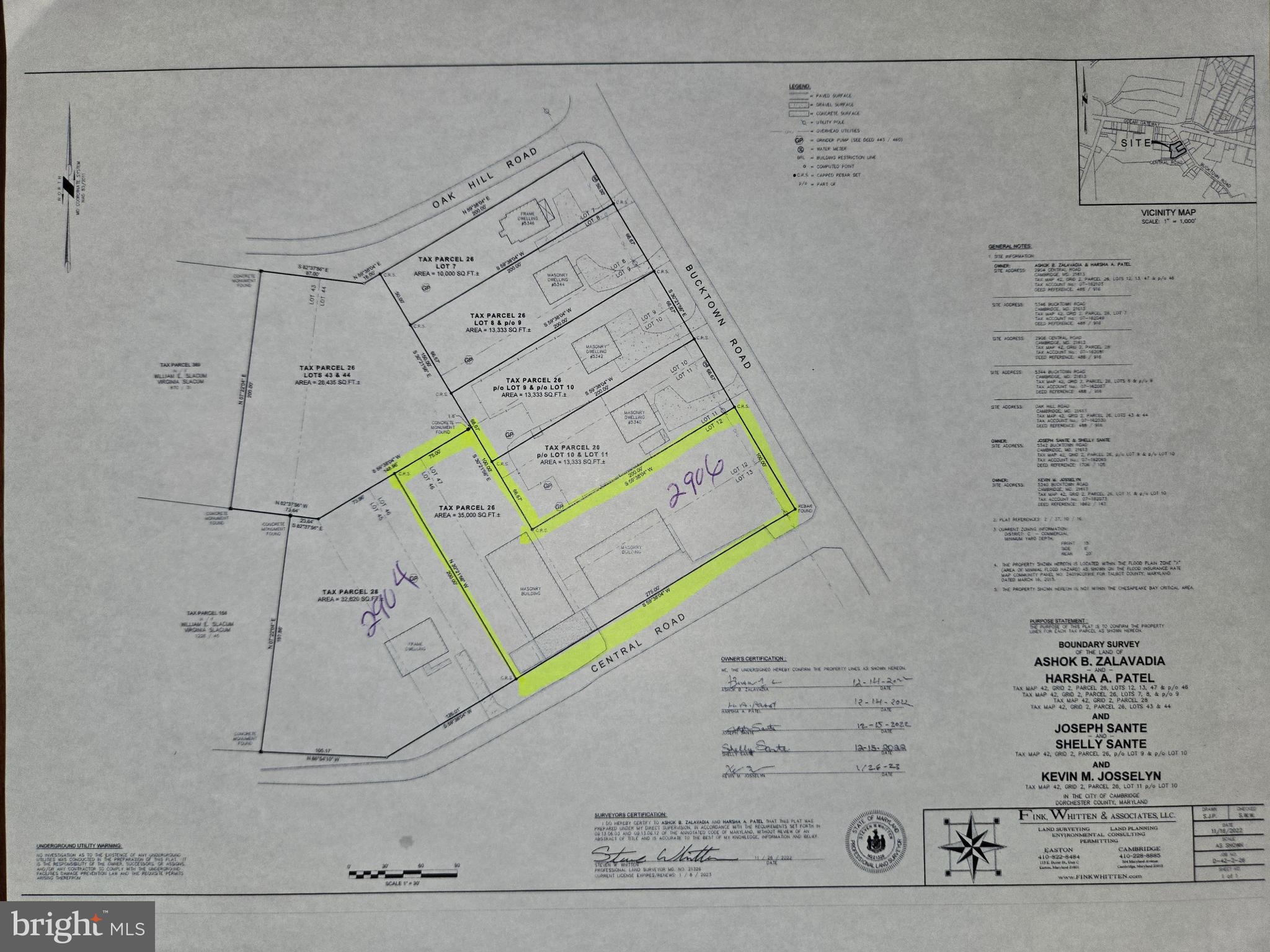 Main image without alt text