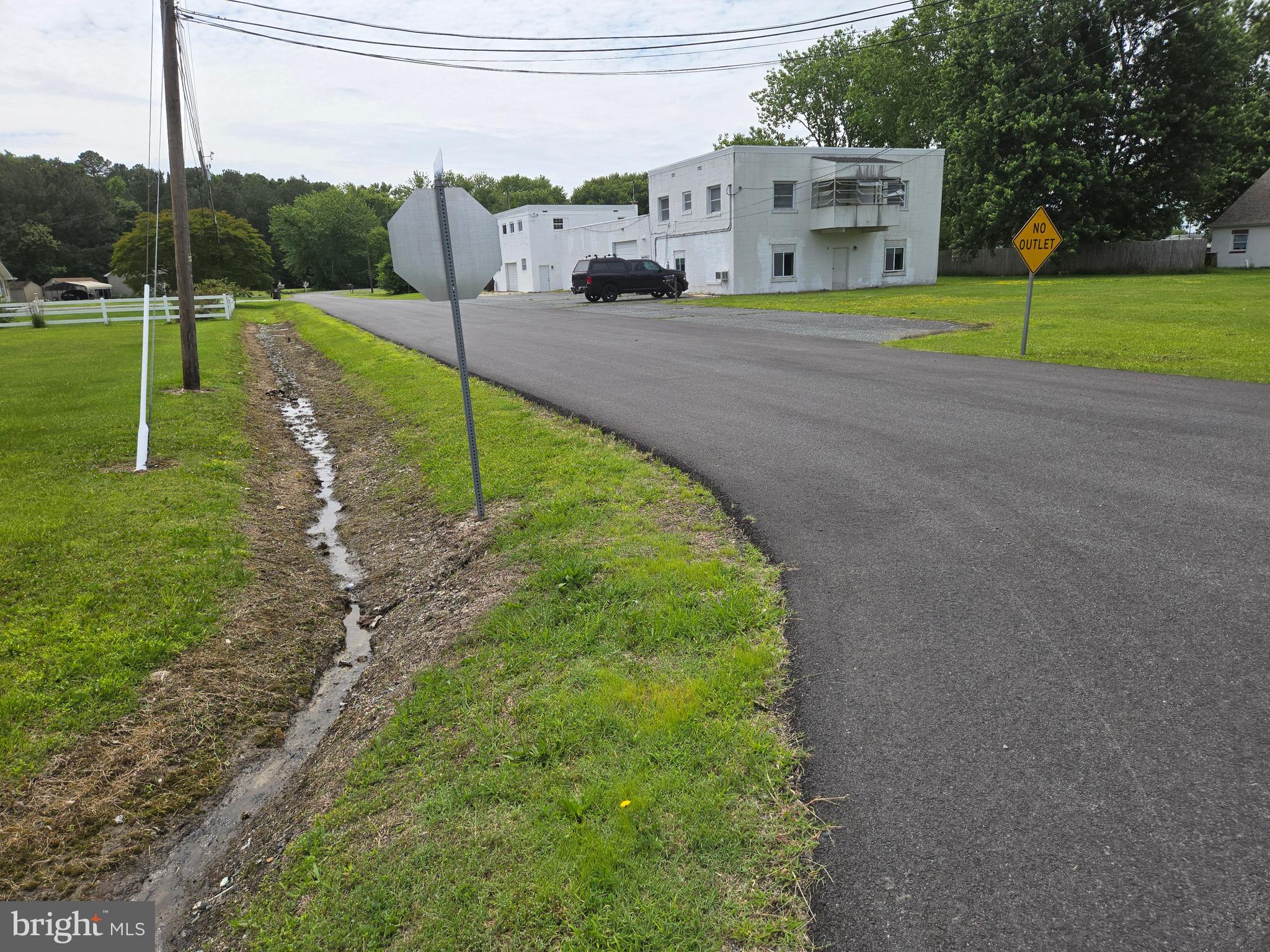 2906 CENTRAL ROAD