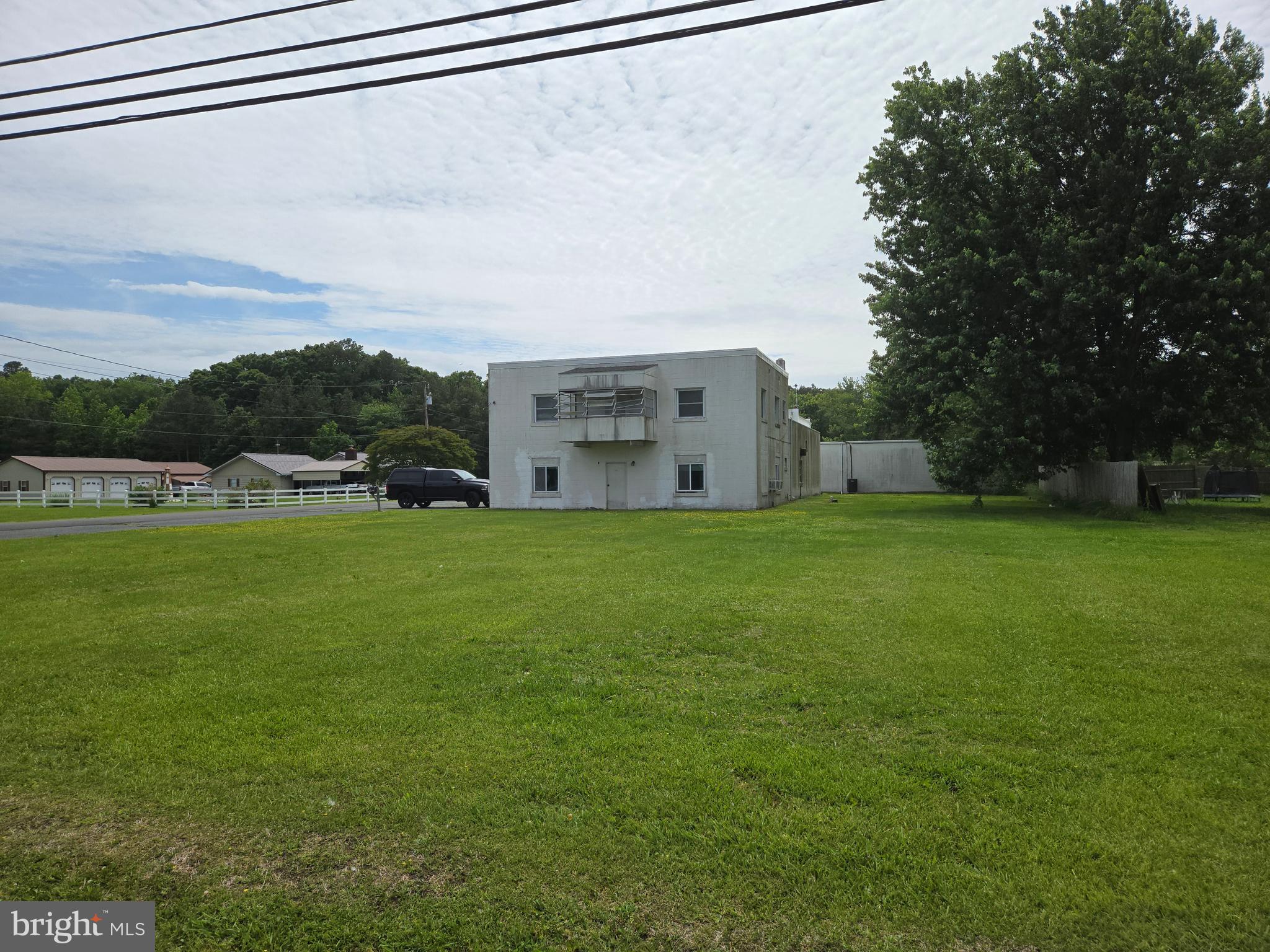 2906 CENTRAL ROAD