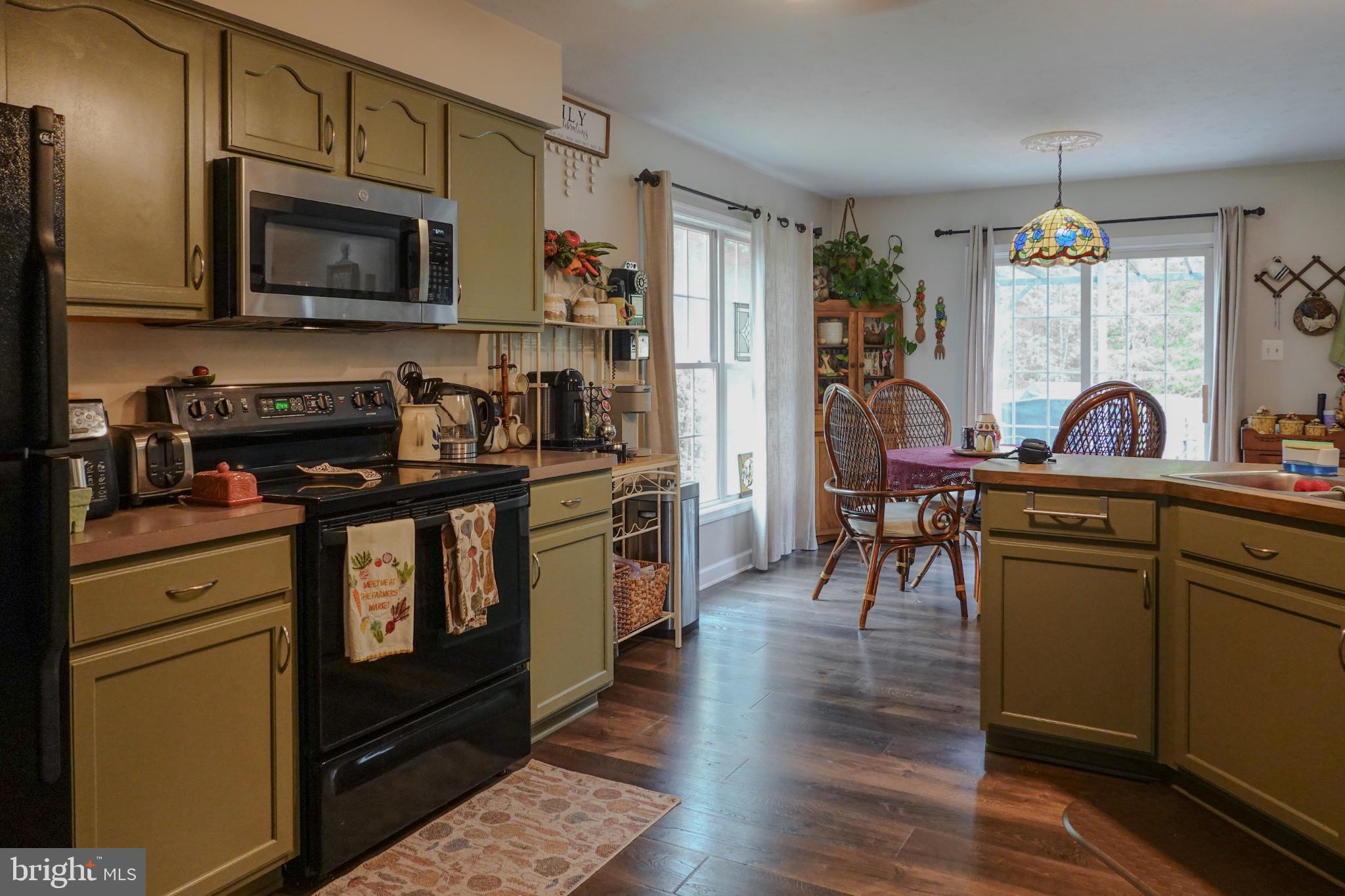 7785 TRAELEIGH LANE