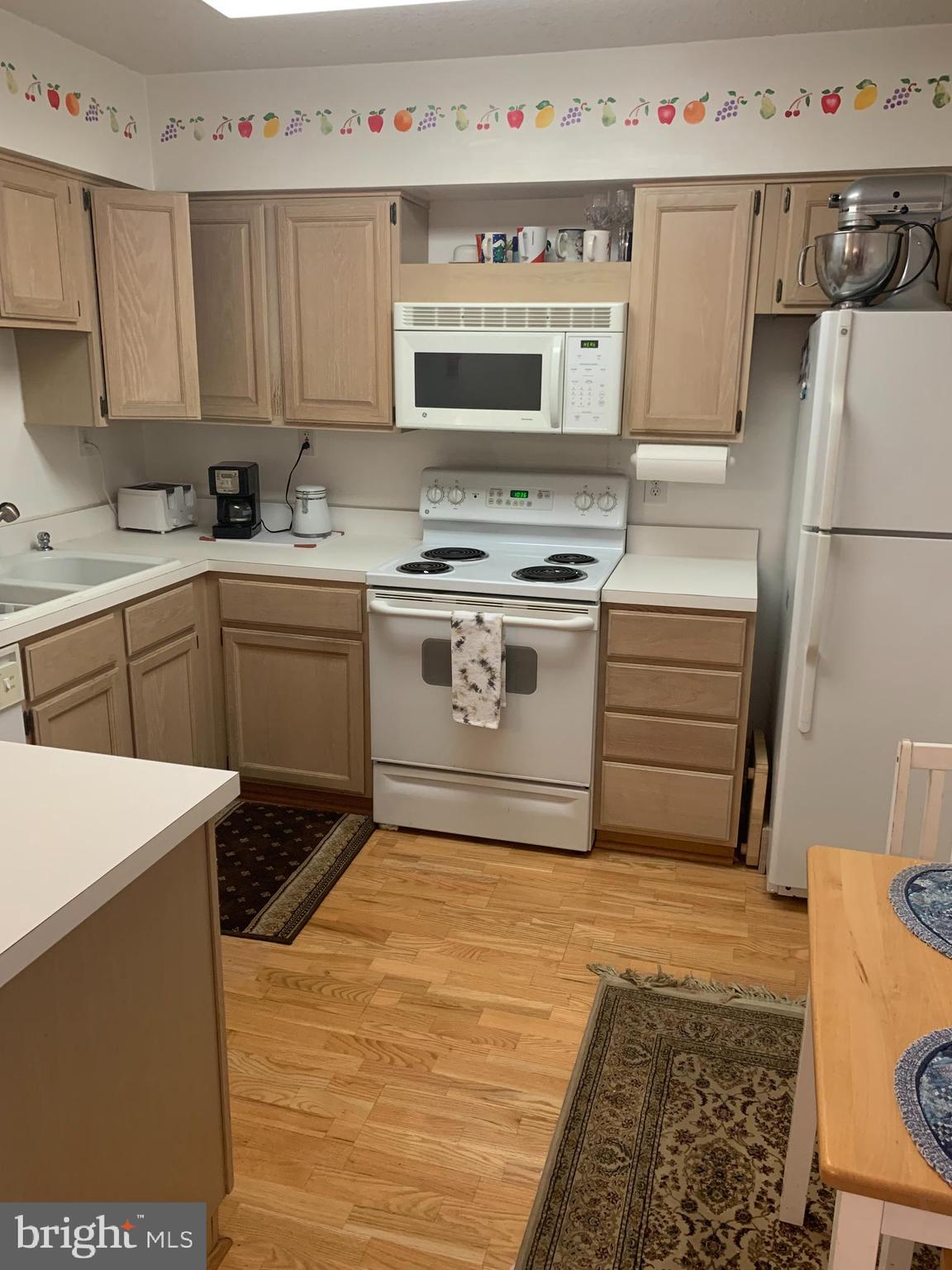 CHATEAUX CONDO - Residential