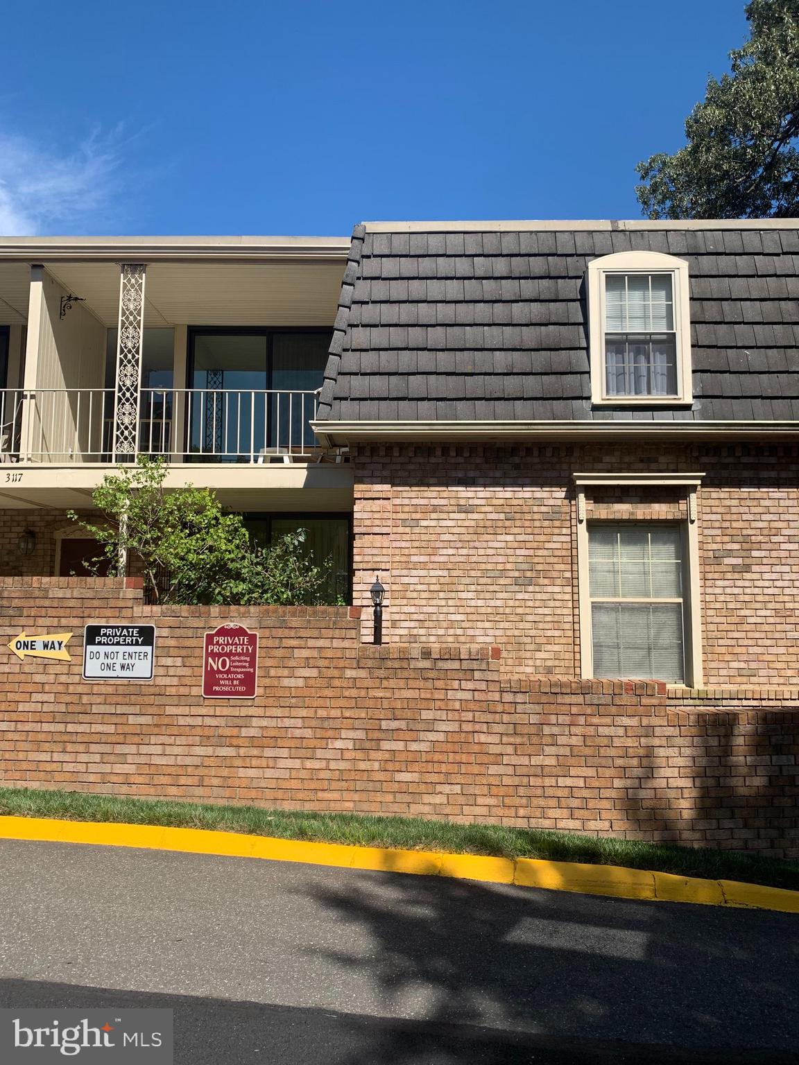 CHATEAUX CONDO - Residential