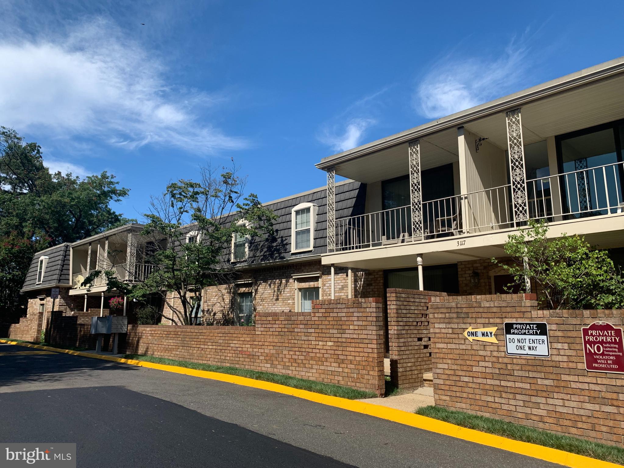 CHATEAUX CONDO - Residential