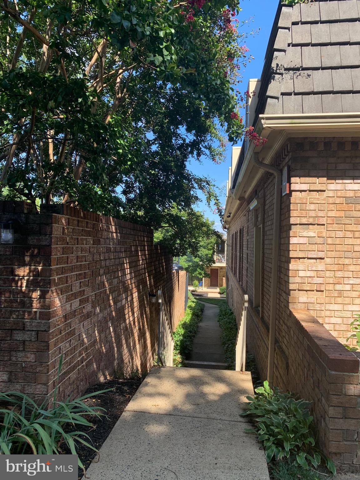 CHATEAUX CONDO - Residential