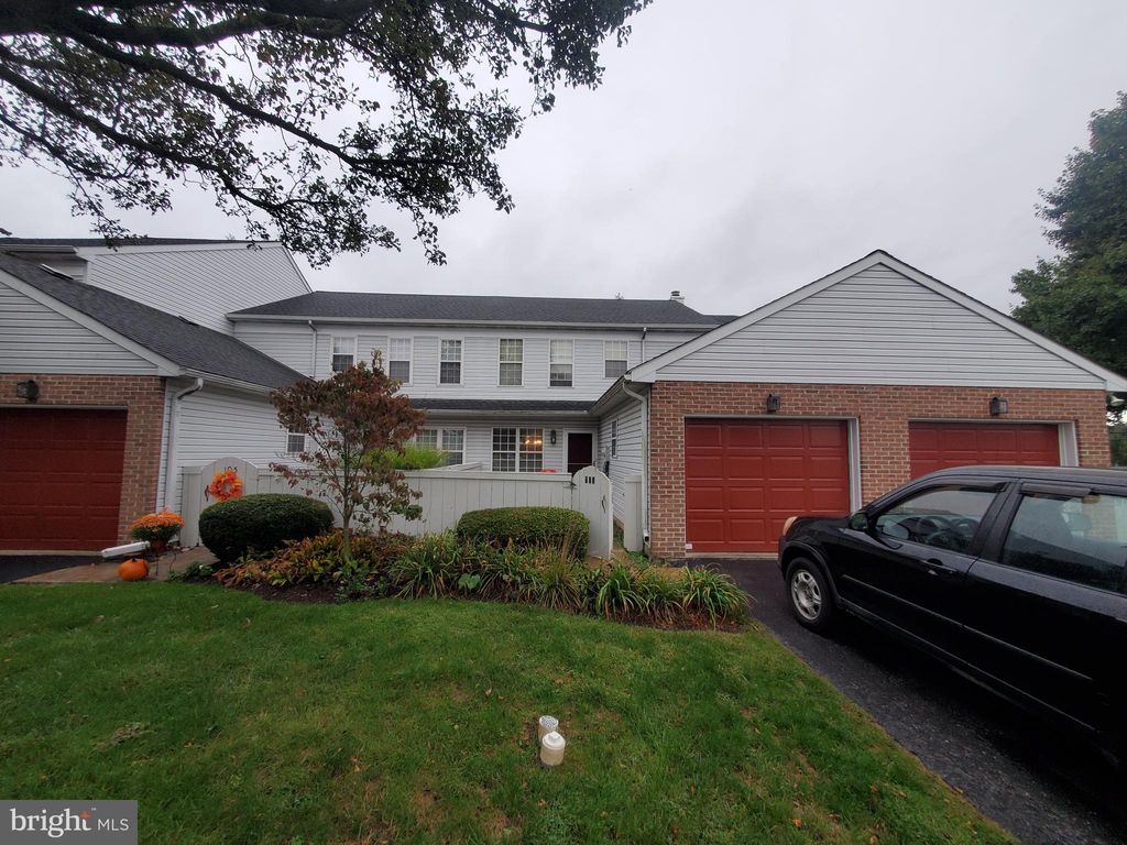Photo of 103 SPRING RIDGE CT, LANCASTER, PA 17601 (MLS # PALA2041446)