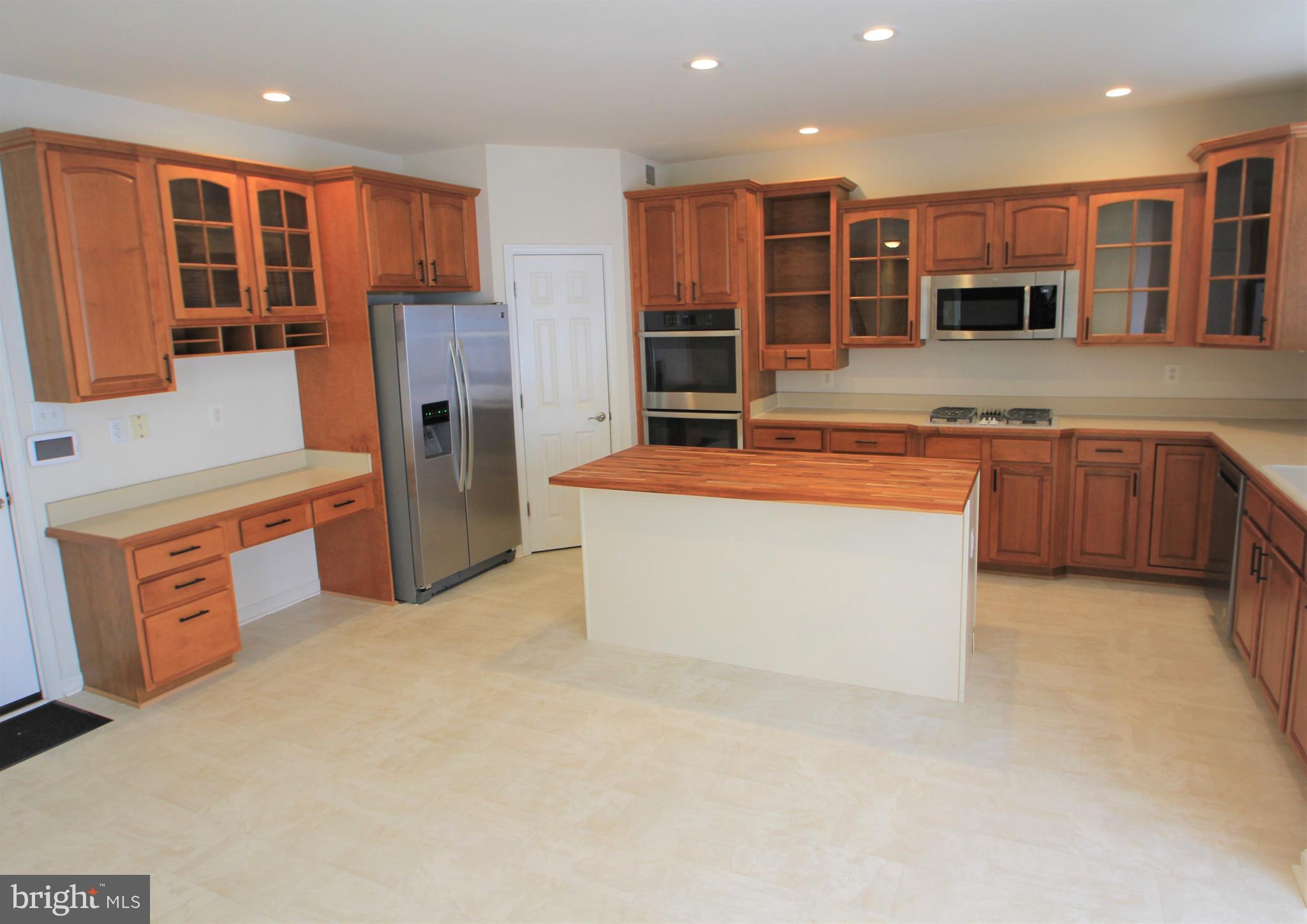 STRATFORD PLACE - Residential