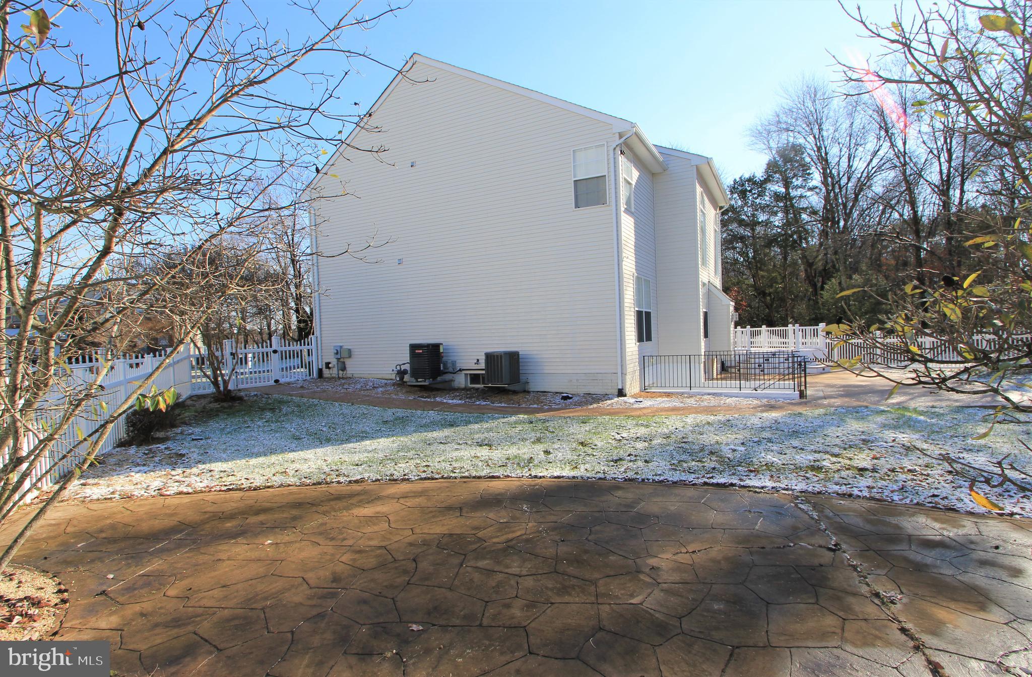 STRATFORD PLACE - Residential