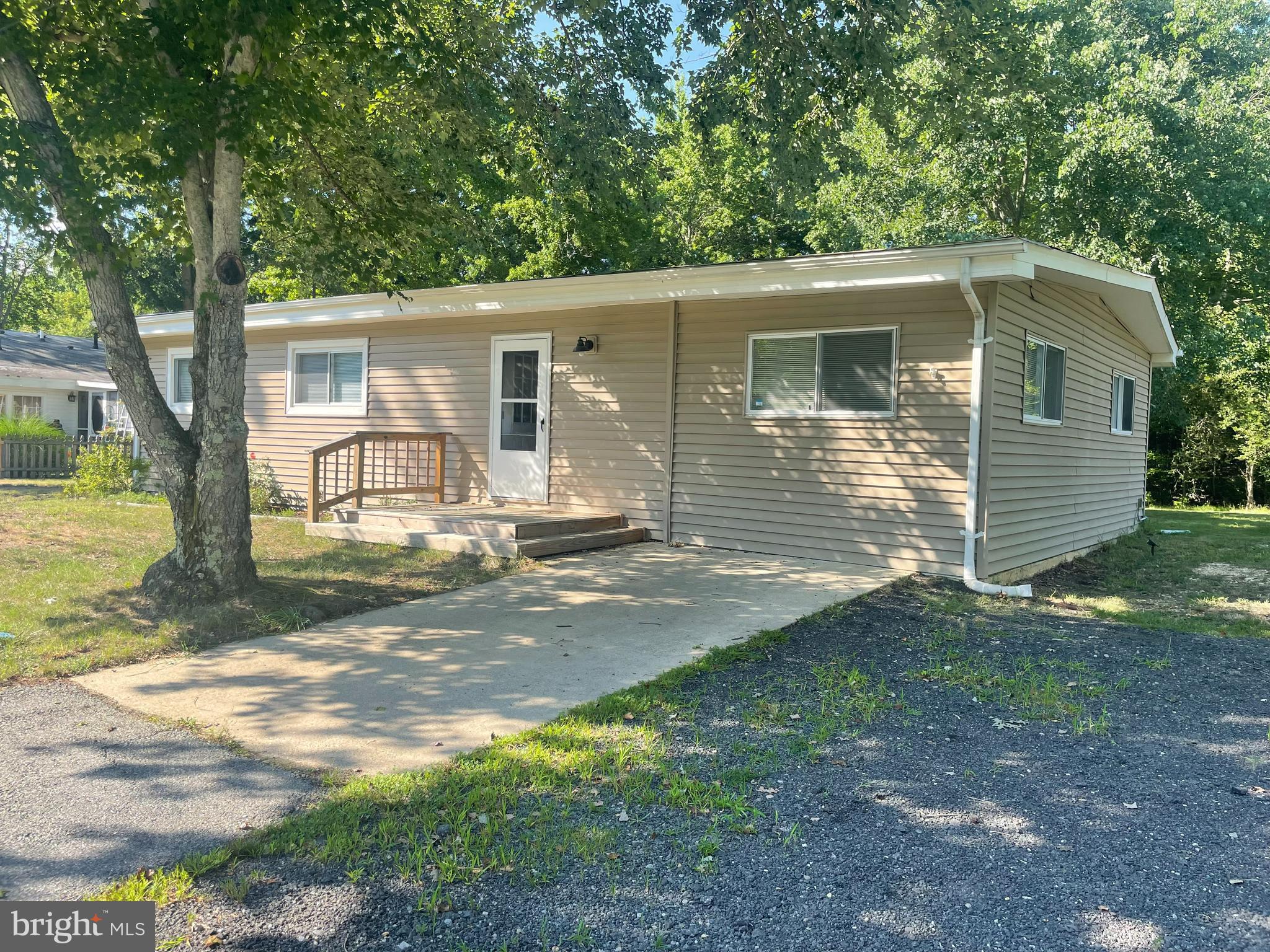 SOUTH HAMPTON VILLAGE SU - Residential Lease