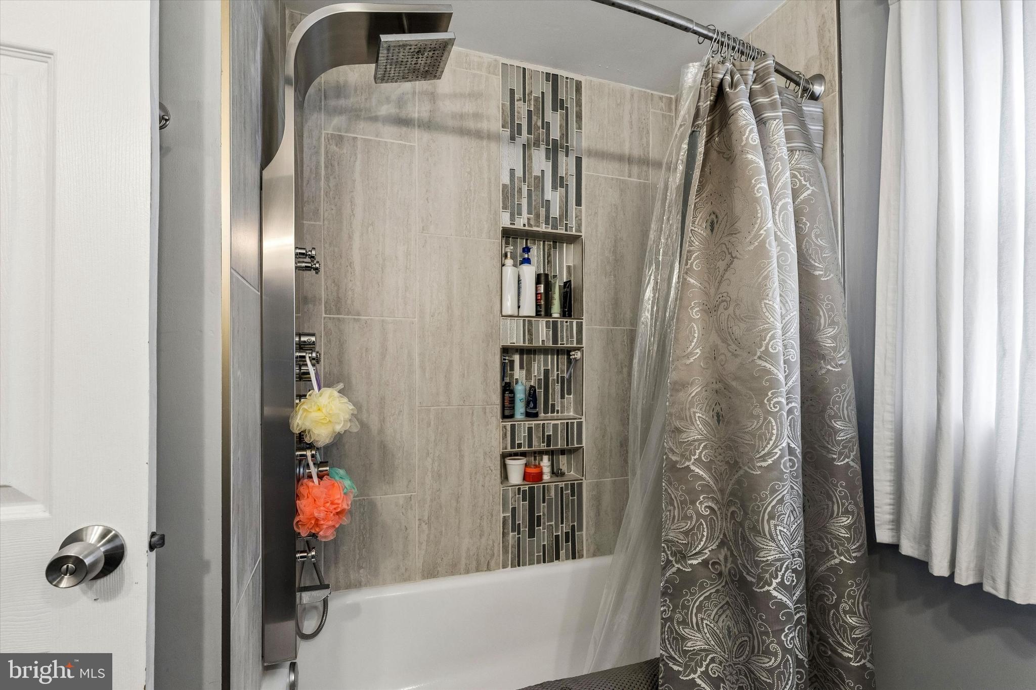 COLLEGE PARK - Residential