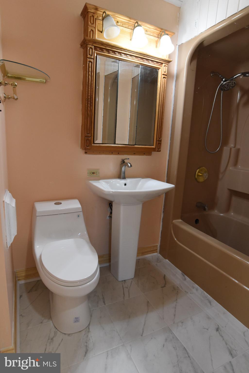 BROOKFIELD - Residential Lease