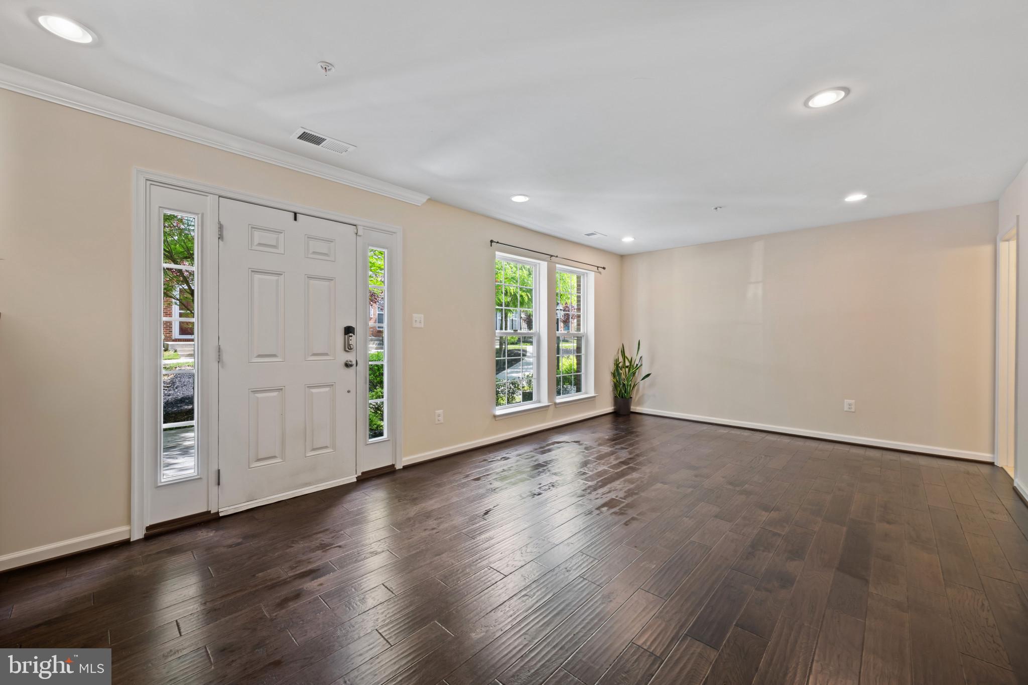 OXFORD SQUARE - Residential