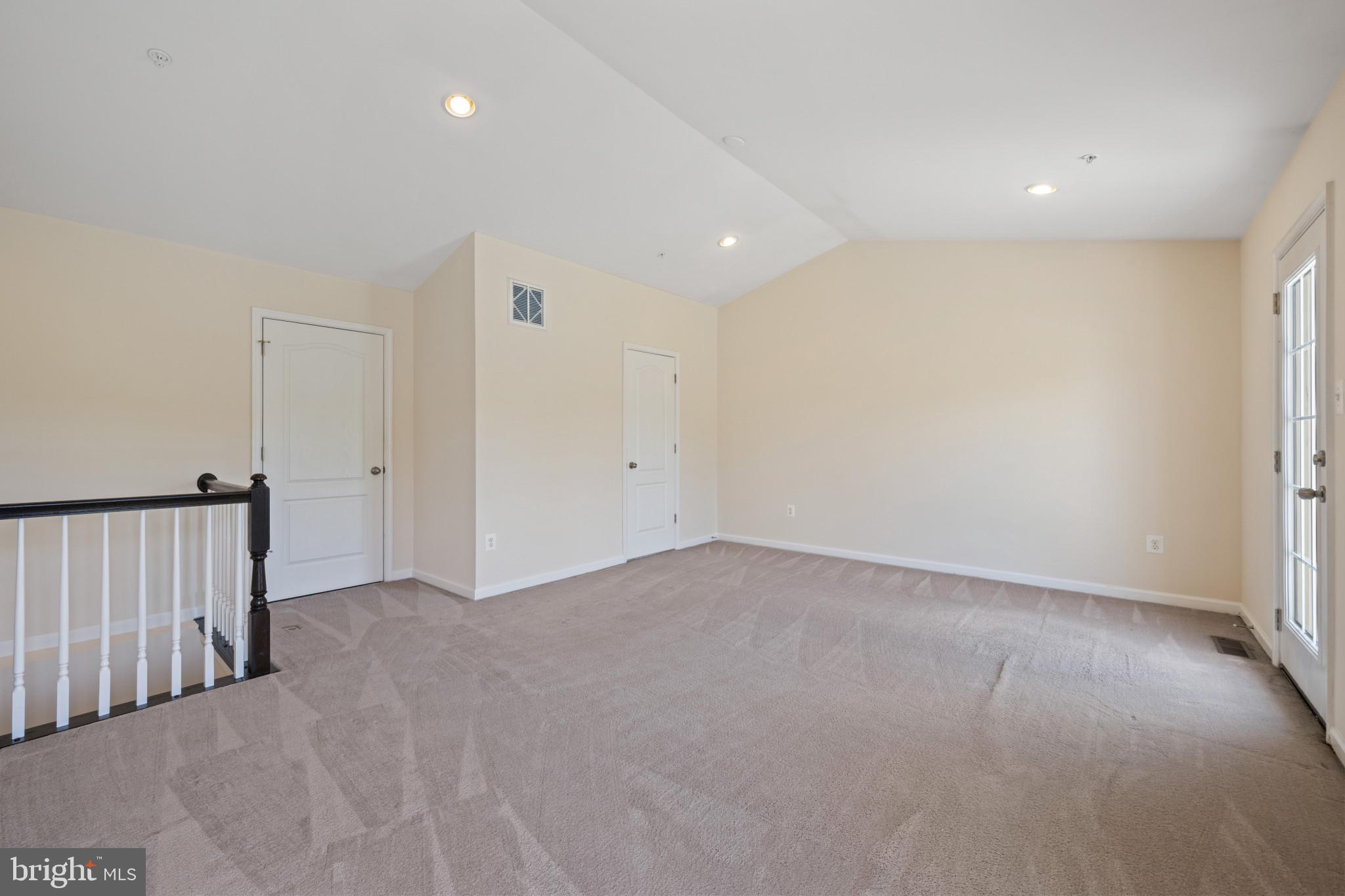 OXFORD SQUARE - Residential
