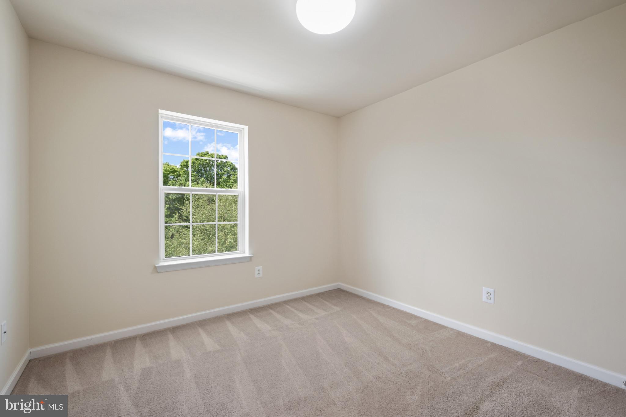 OXFORD SQUARE - Residential