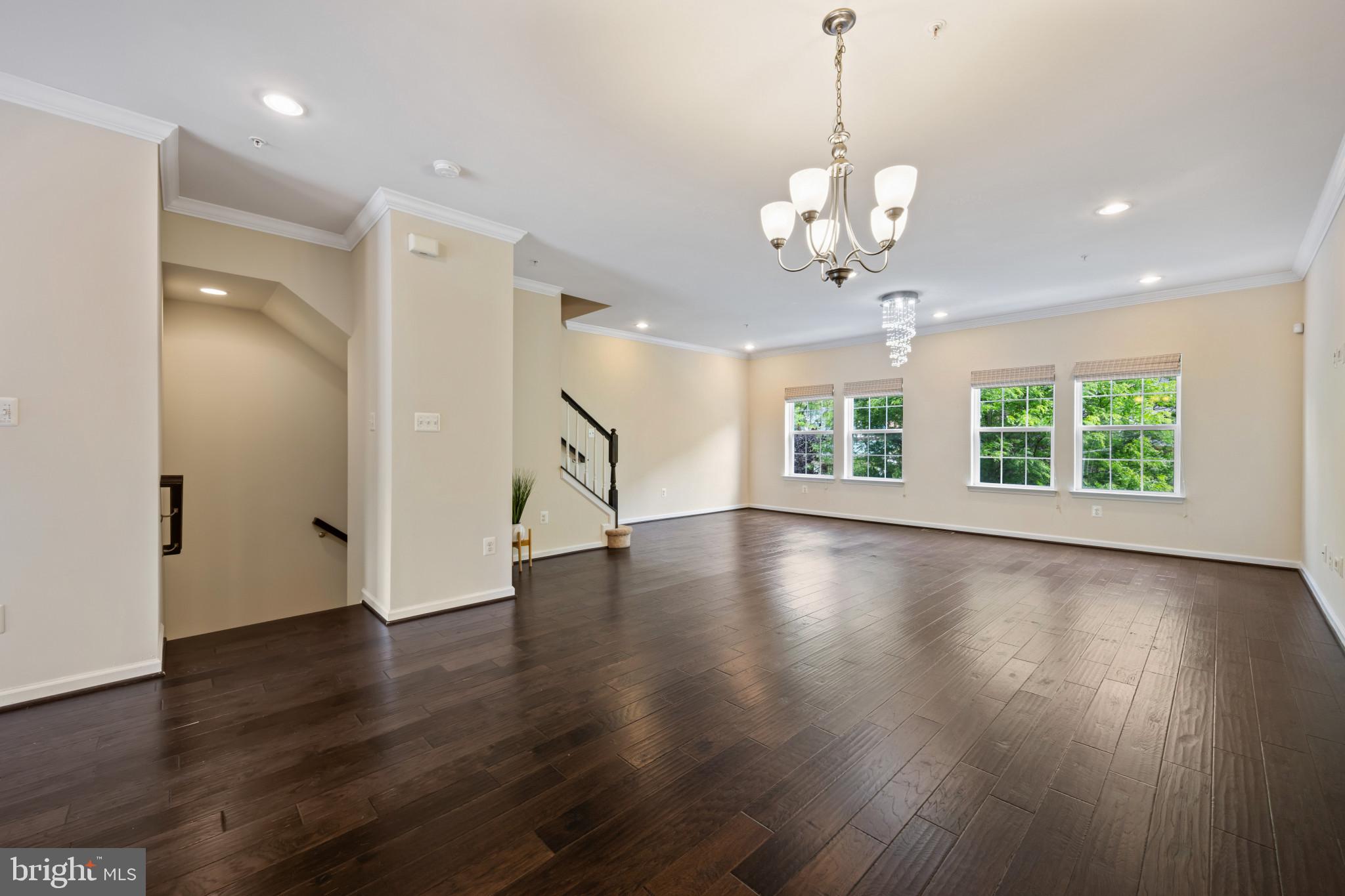OXFORD SQUARE - Residential