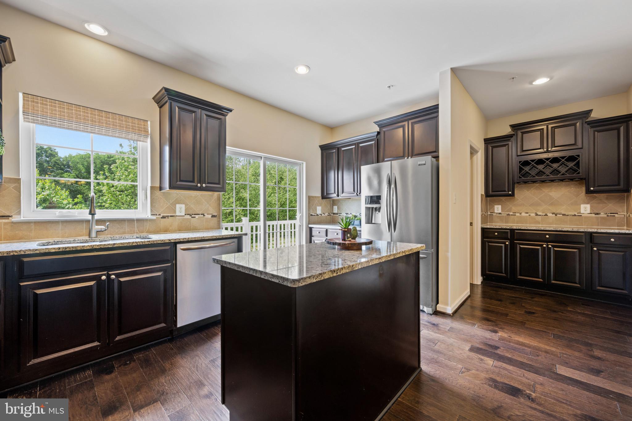OXFORD SQUARE - Residential