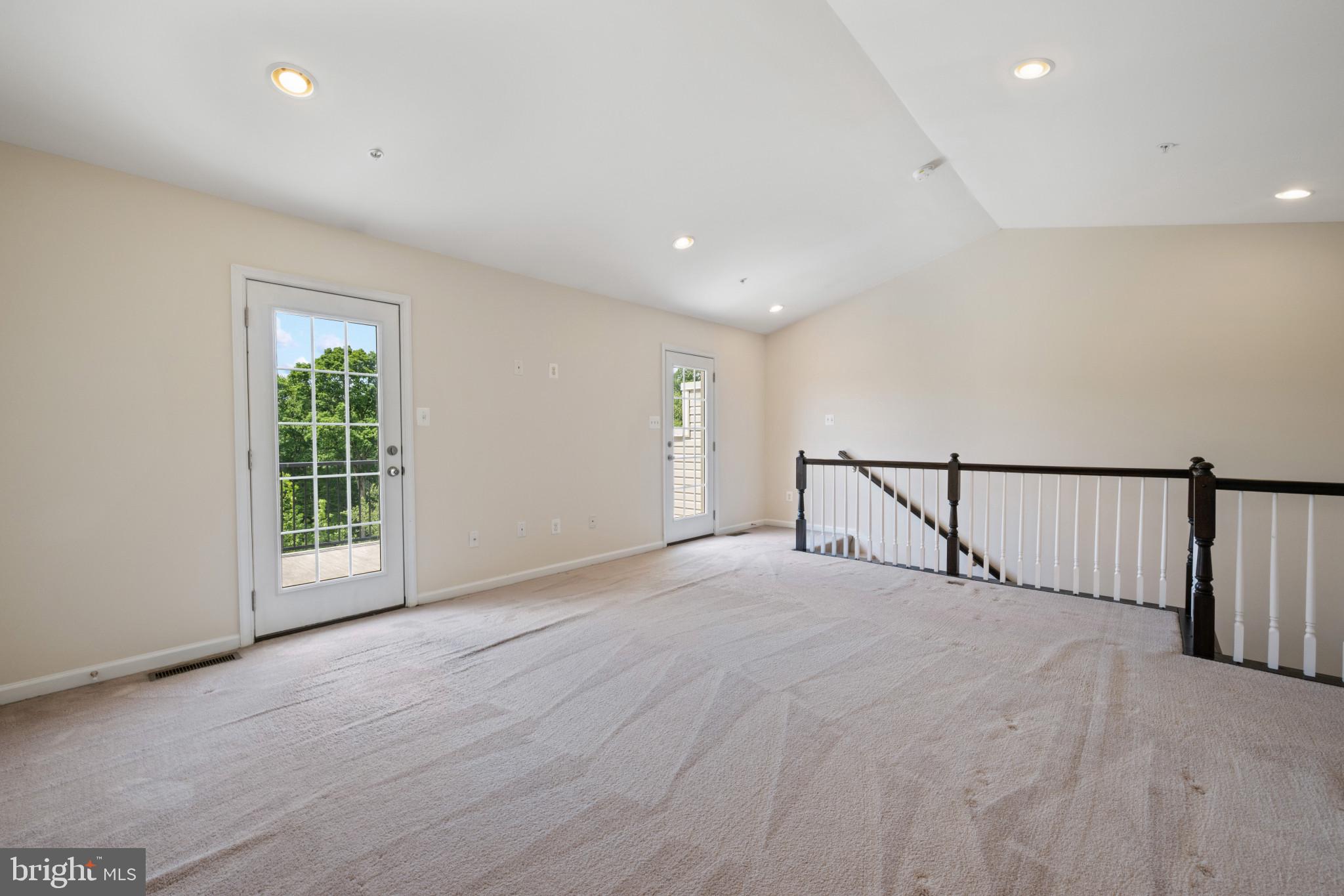 OXFORD SQUARE - Residential
