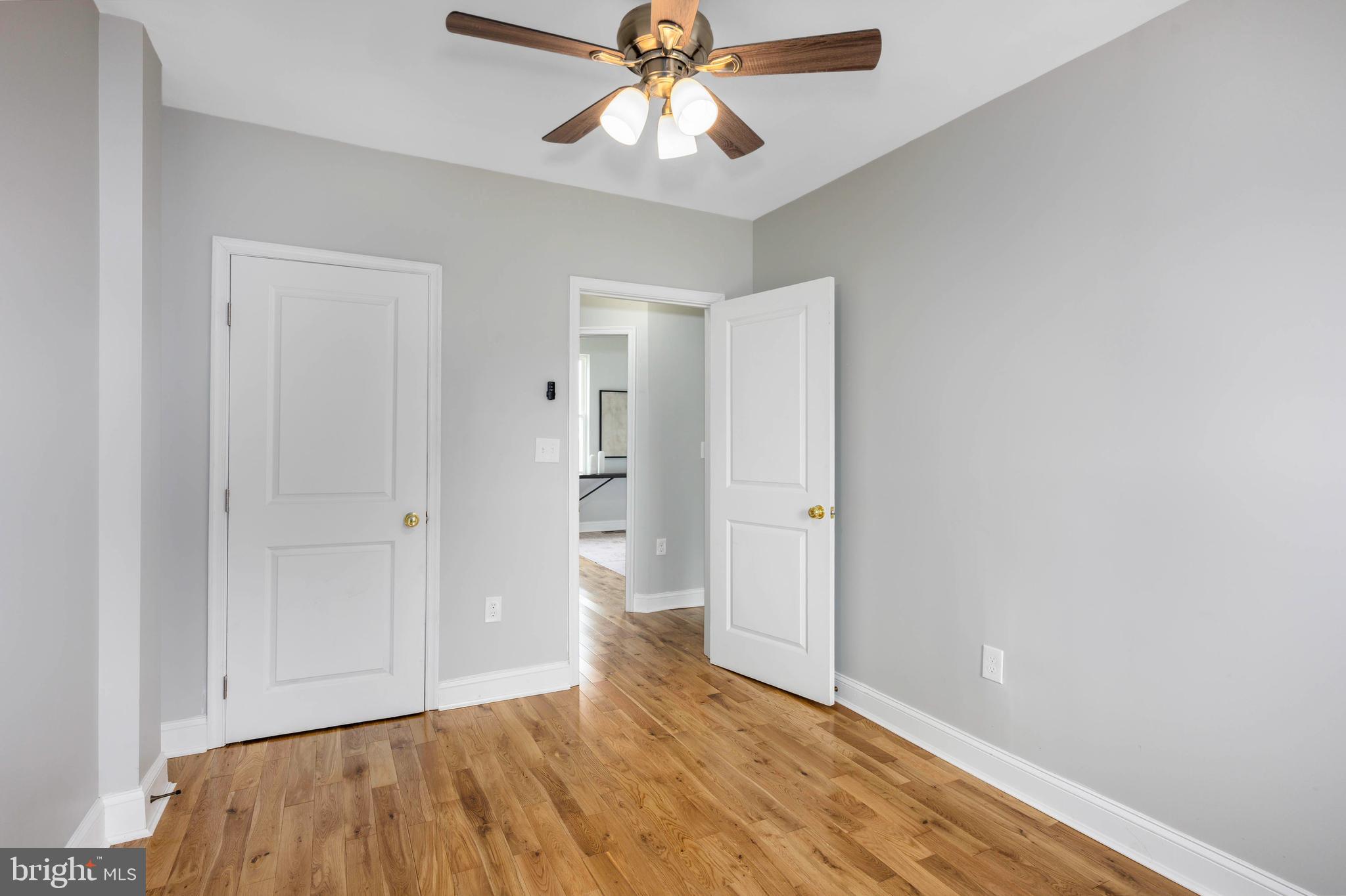 MONTEBELLO LAKE - Residential