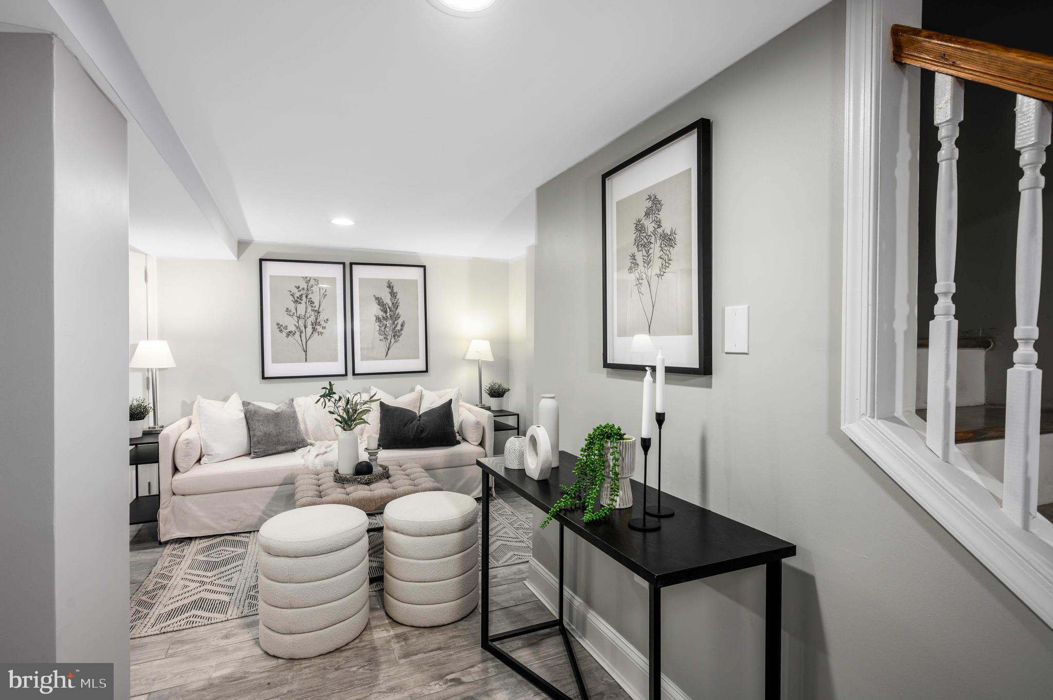 MONTEBELLO LAKE - Residential