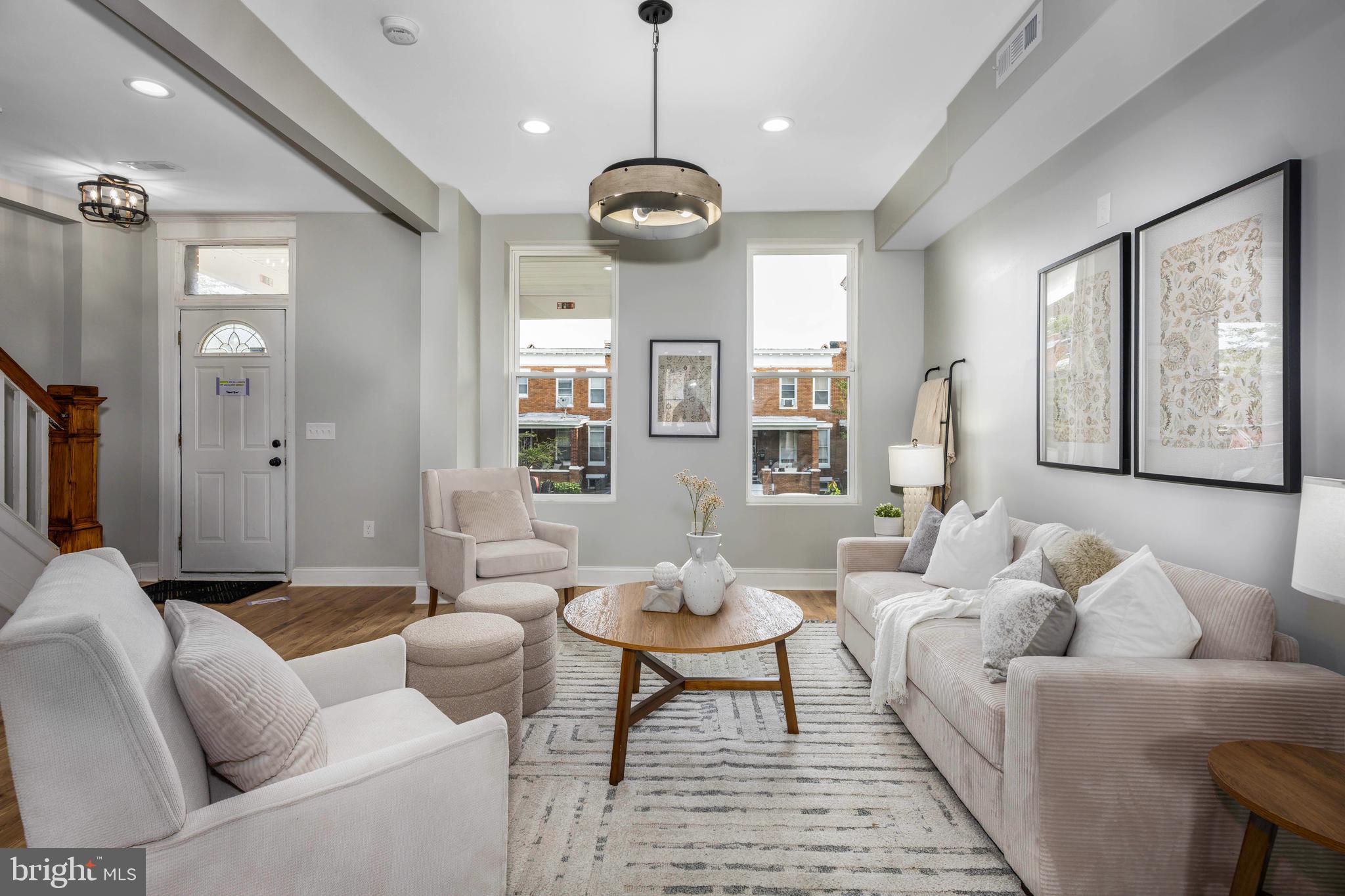 MONTEBELLO LAKE - Residential