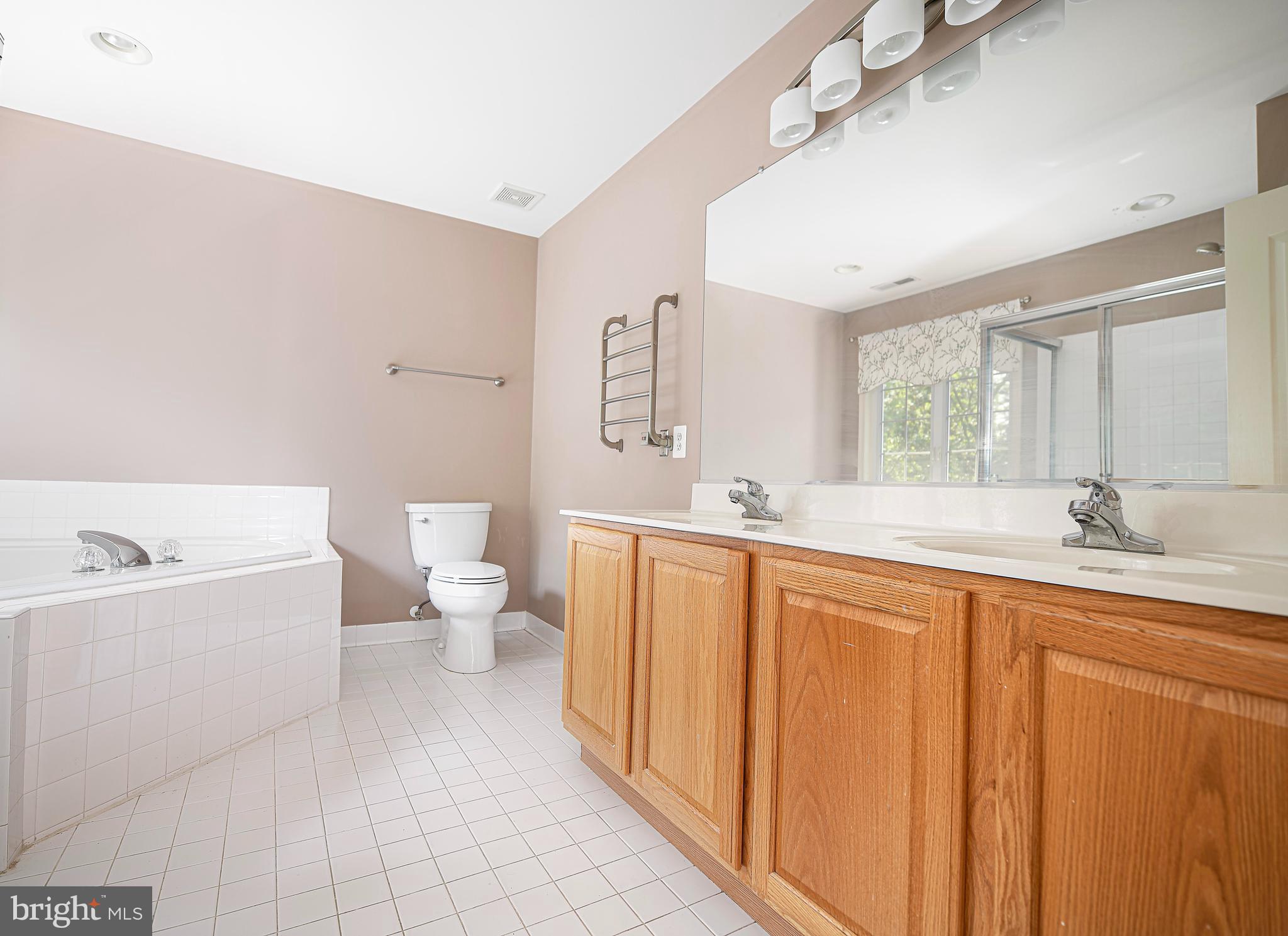 WEST VALLEY OAKS - Residential