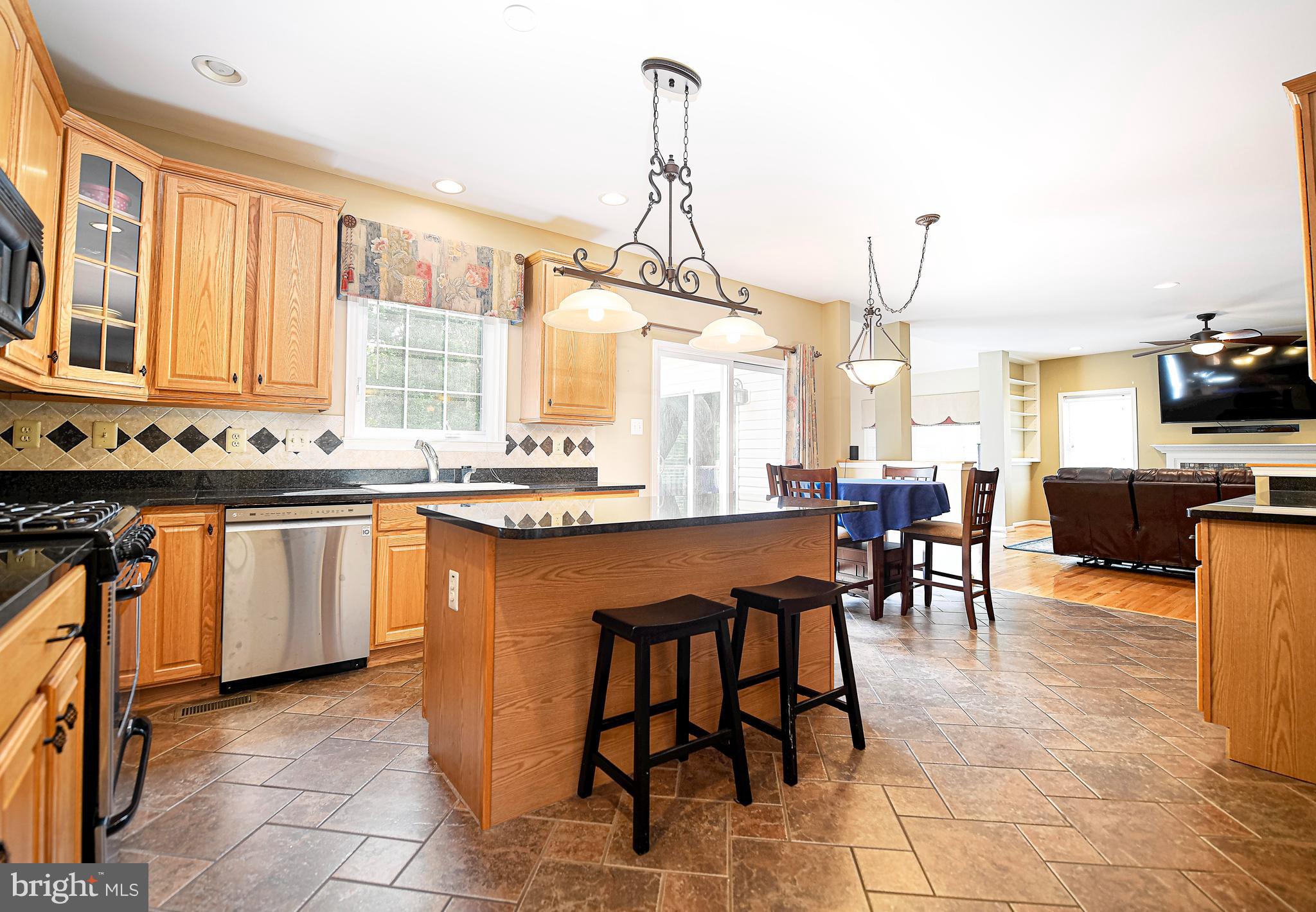 WEST VALLEY OAKS - Residential