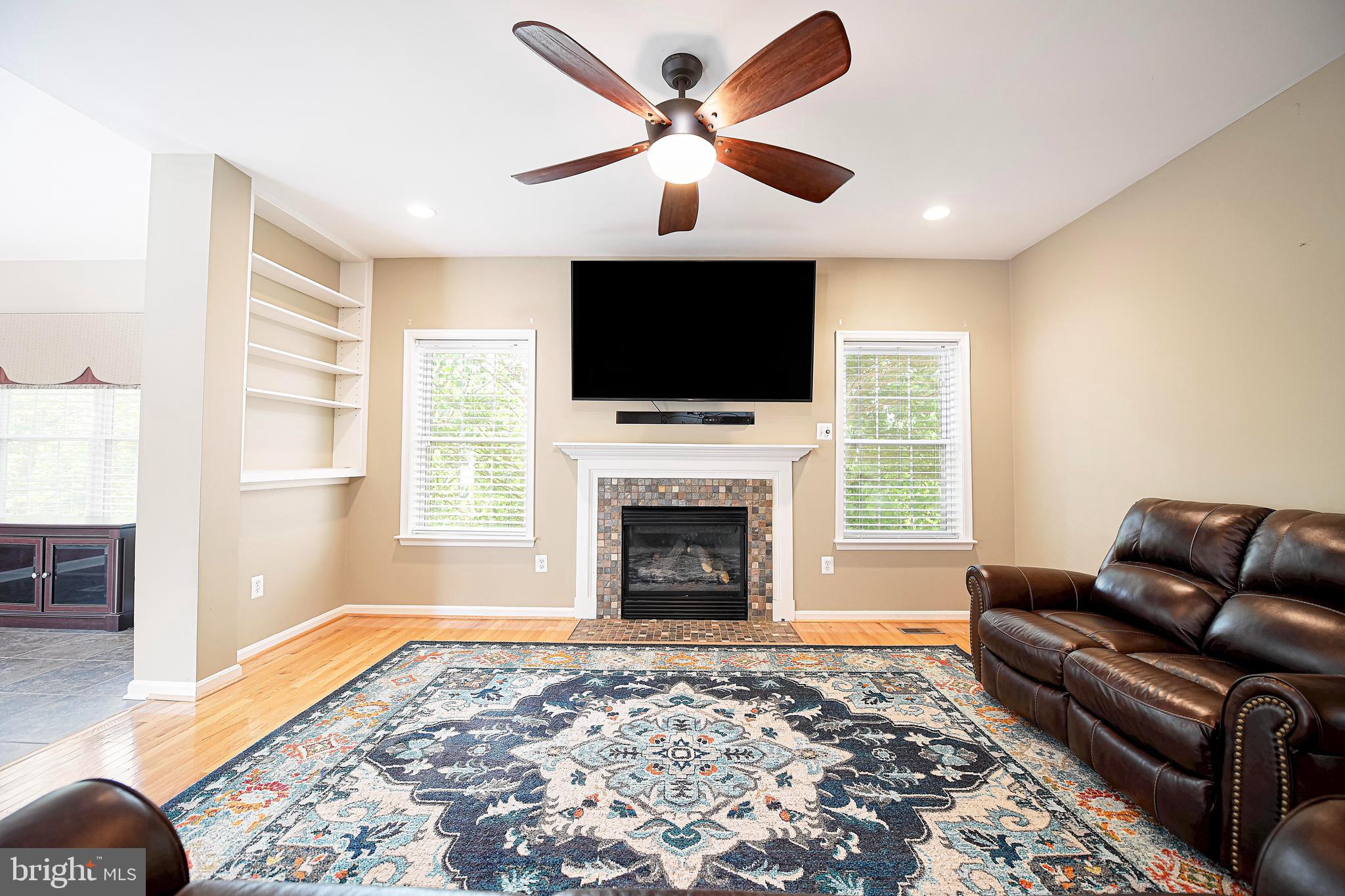 WEST VALLEY OAKS - Residential