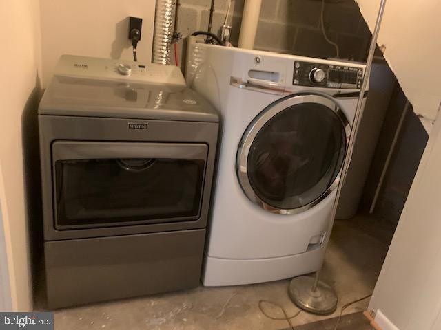 THE HUNTSMAN CONDOMINIUM - Residential