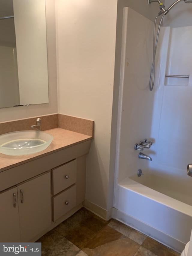 THE HUNTSMAN CONDOMINIUM - Residential