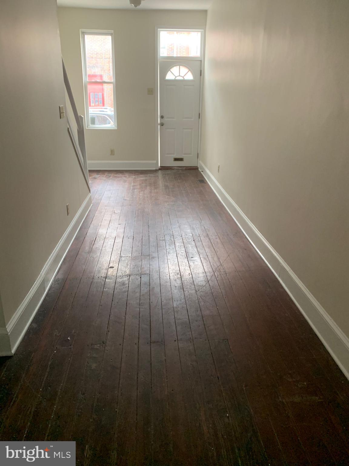 QUEEN VILLAGE - Residential