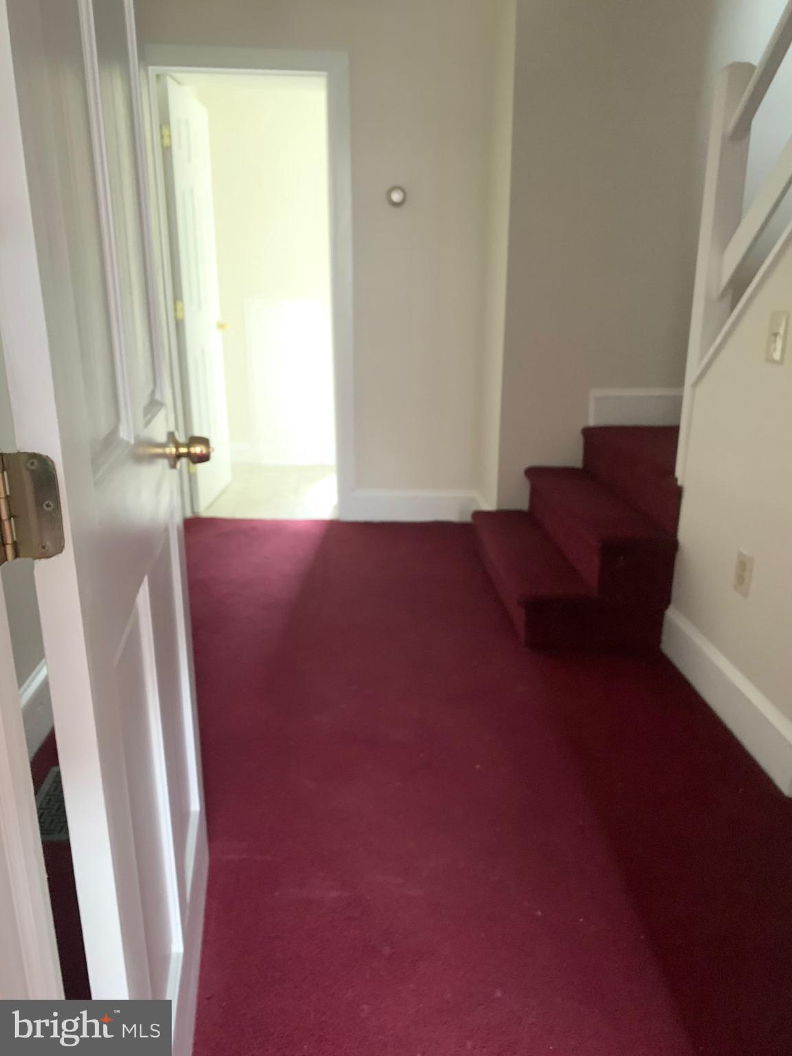 QUEEN VILLAGE - Residential