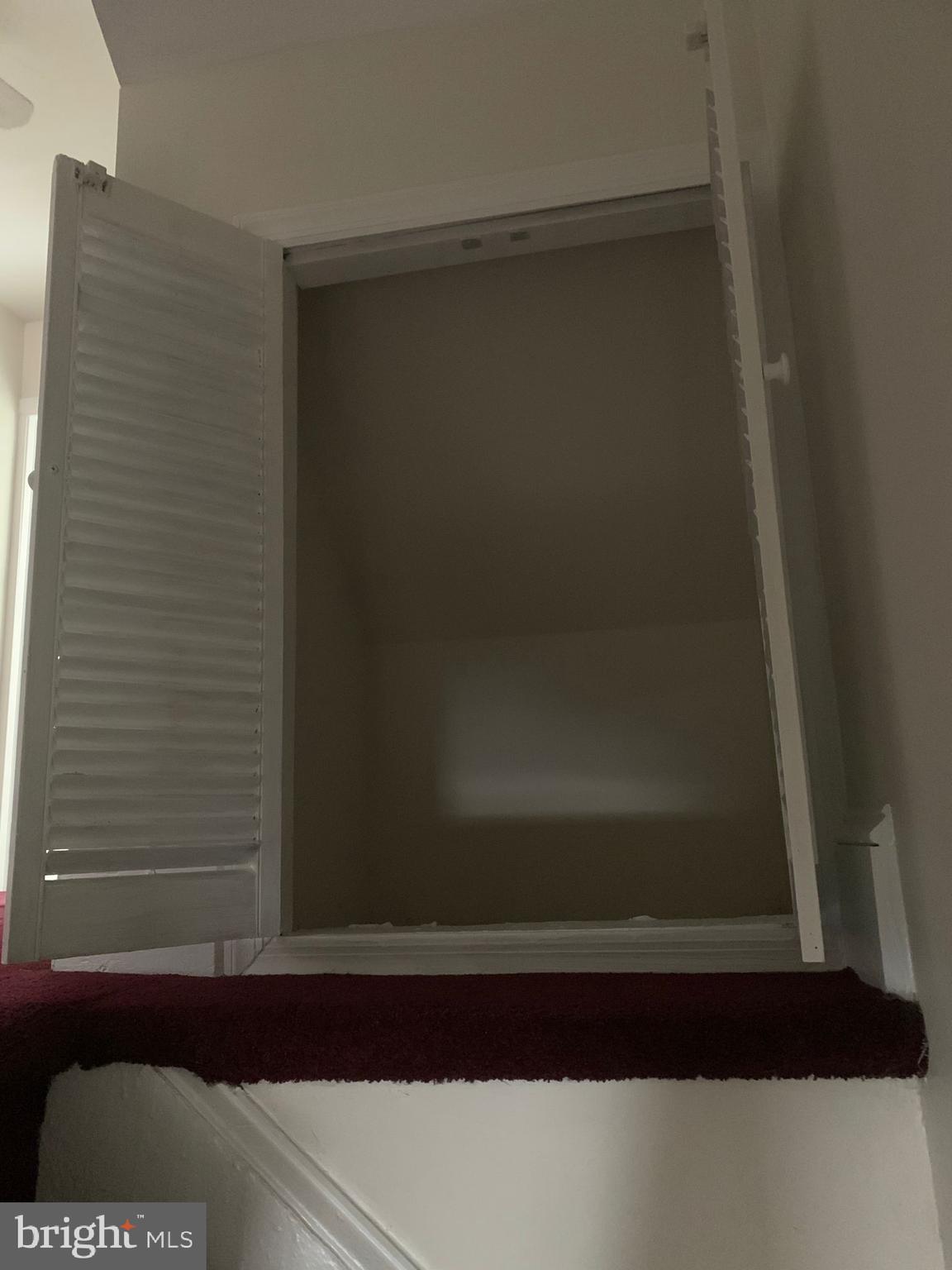 QUEEN VILLAGE - Residential